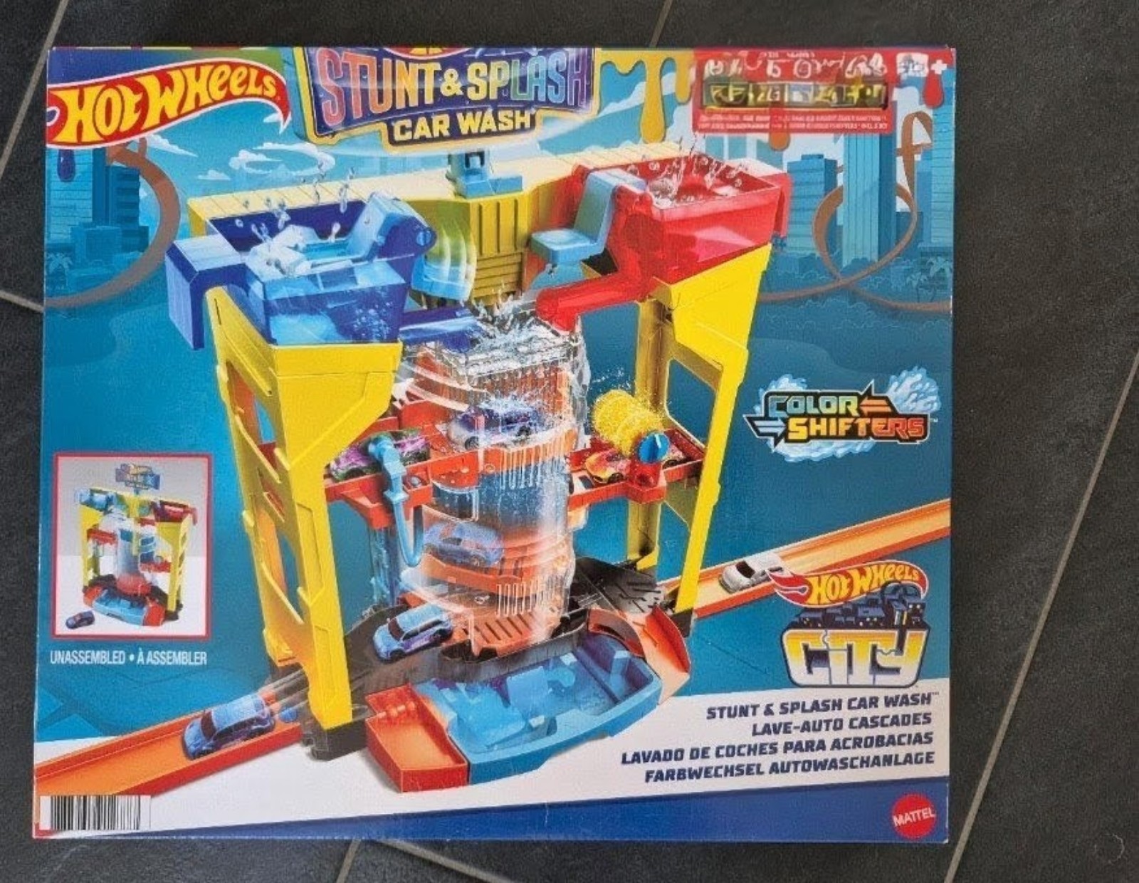 Hot Wheels Stunt and Splash Car Wash