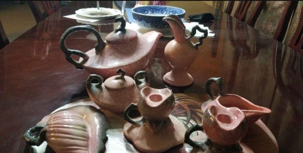 Hull pottery woodland collection