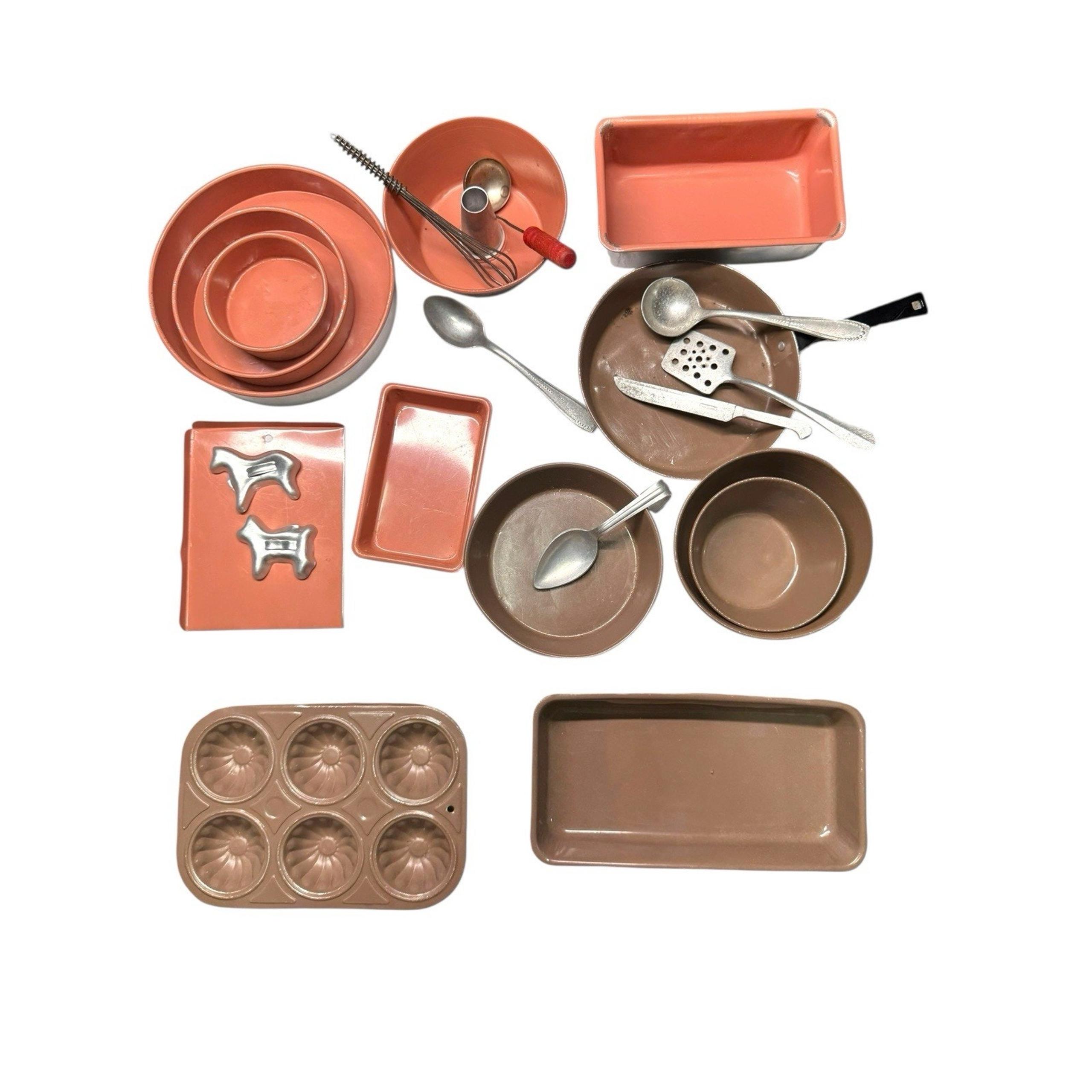 Metal Aluminum Childs Kitchen Play Set Bakeware Muffin Tins 21 Pc Pink Brown