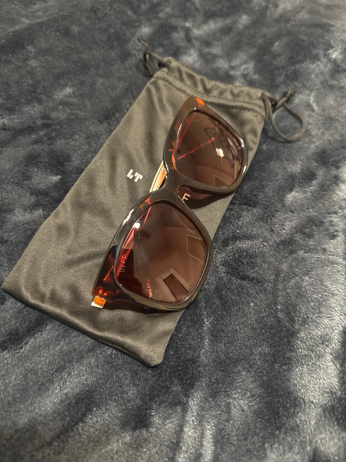 DIFF Gradient Eyewear Cat Sunglasses Gradient NWT!