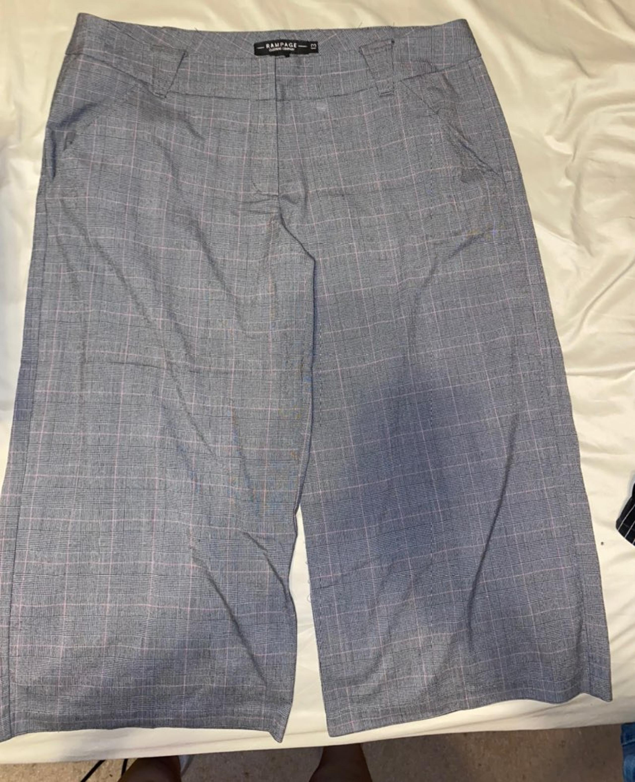 rampage capri Pants grey plaid read