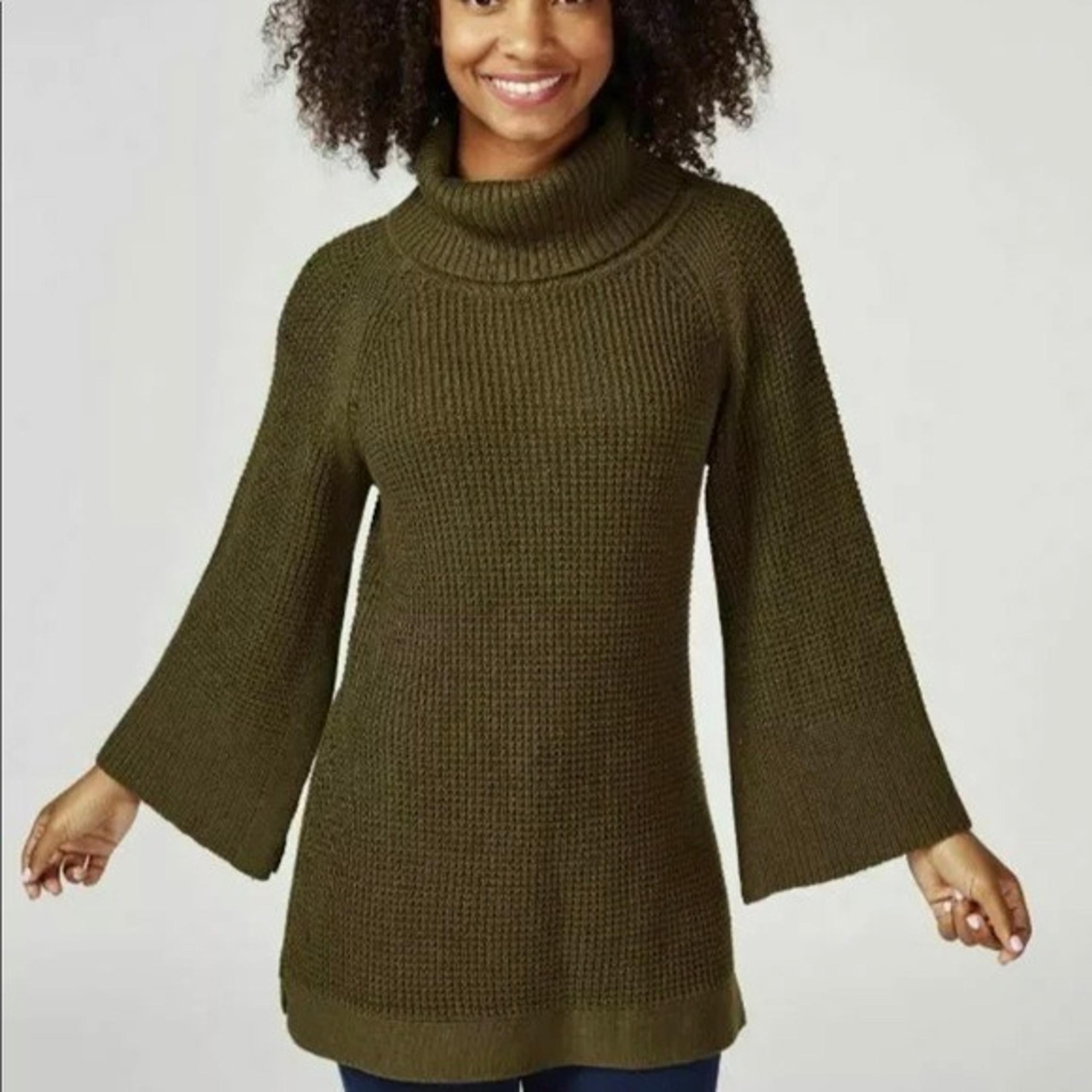 H by HALSTON olive green turtleneck