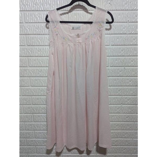 Vandermere Women's Pink Sleeveless with Embroidered Flower Neckline Night Gown S