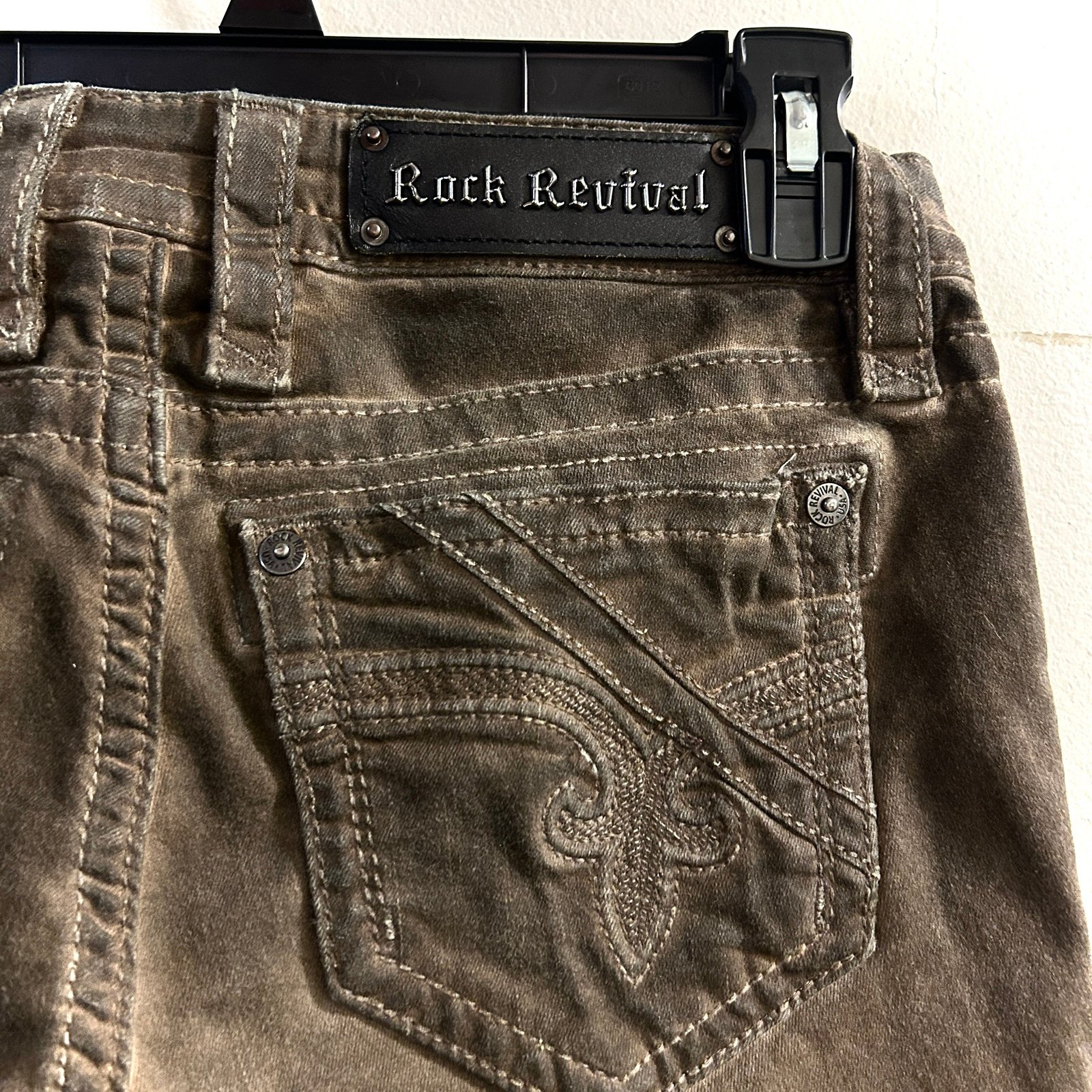Rock Revival skinny jeans from the Buckle. Size 28, brownish green color