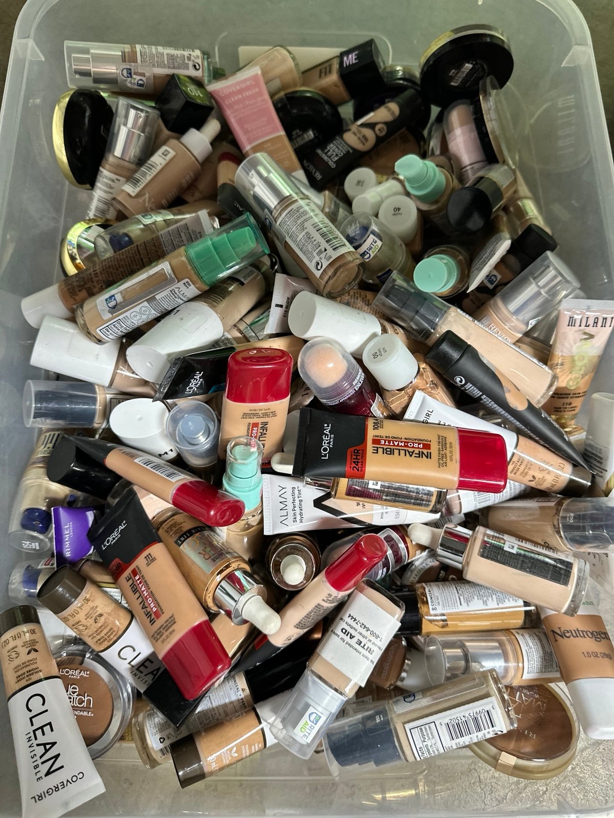 100 Makeup foundation lot
