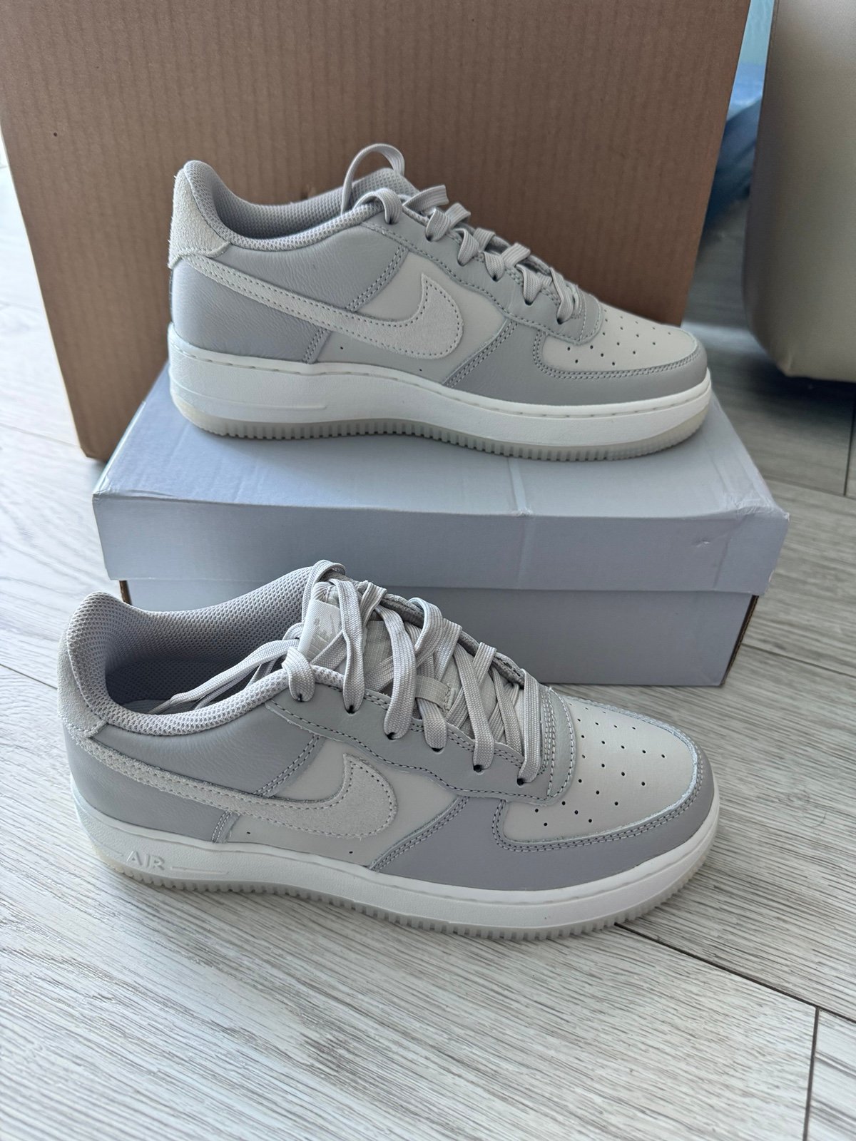 Air Force 1 LV8 Light Bone