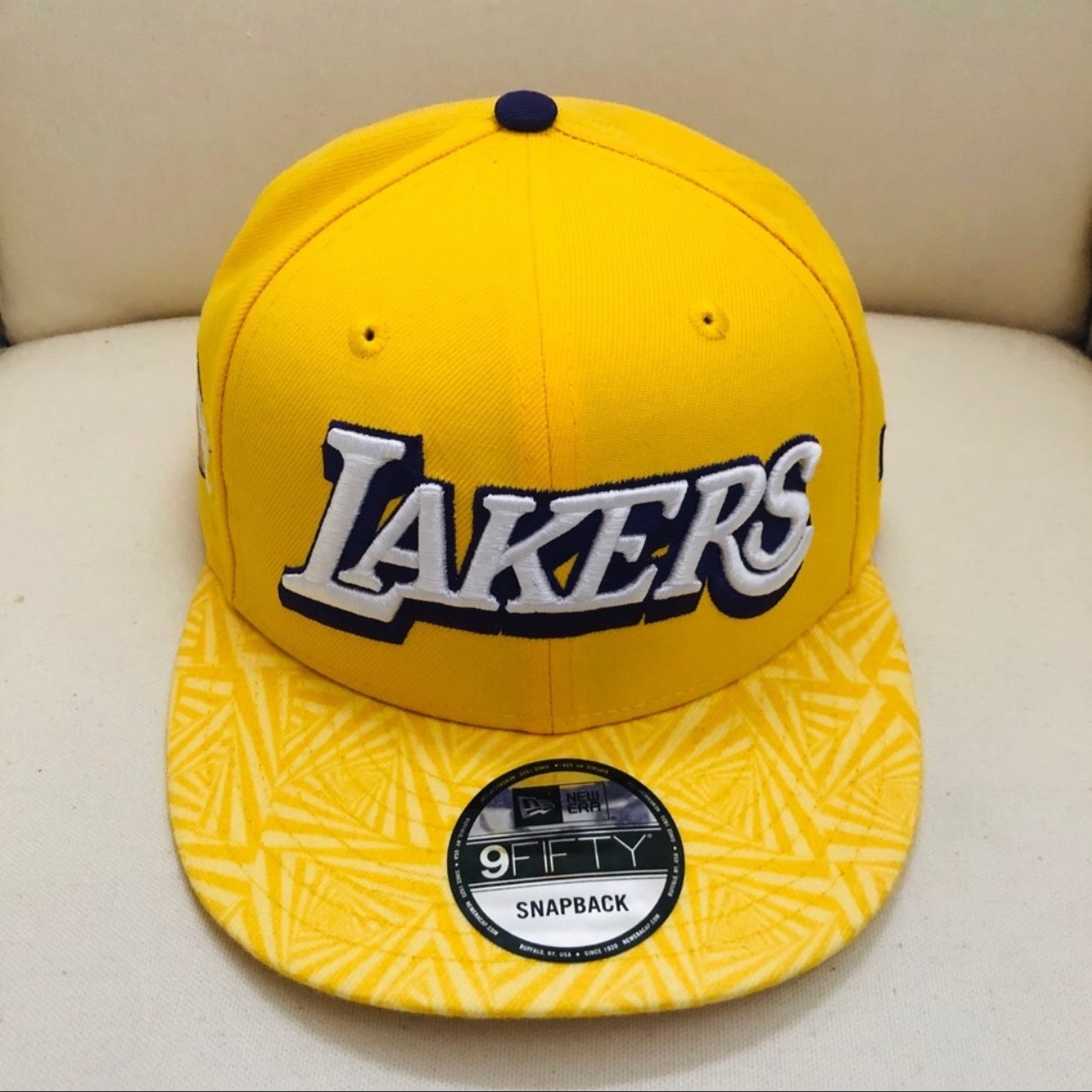 LOS ANGELES LAKERS HAT BRAND NEW!