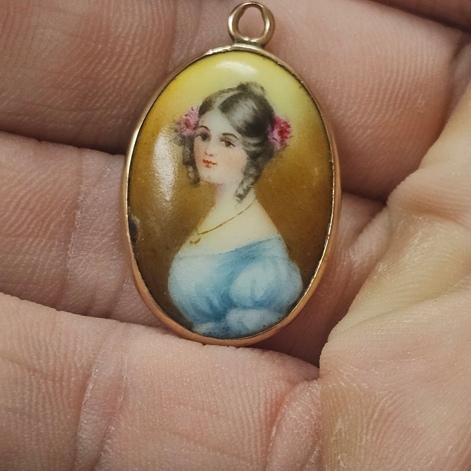 10kt yellow gold Victorian painted portrait