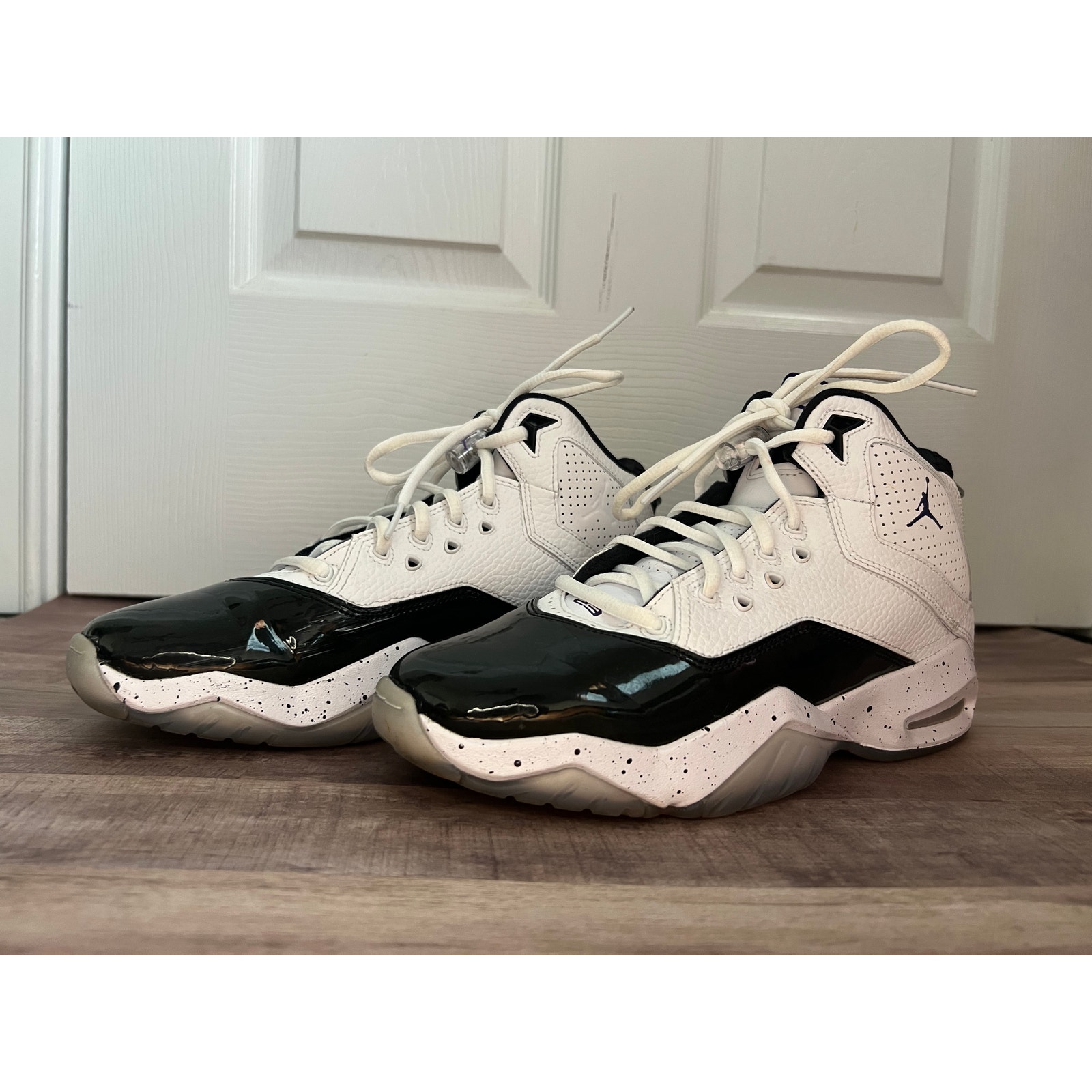 Jordan B'Loyal White Court Purple Shoes sz 7Y