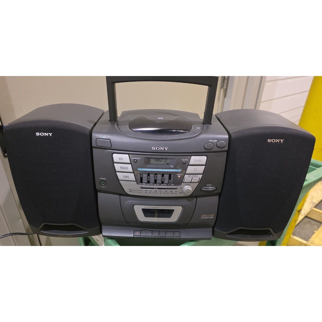 Boombox Radio/CD/Cassette Player Sony CFD-Z125 Portable, Works Great!