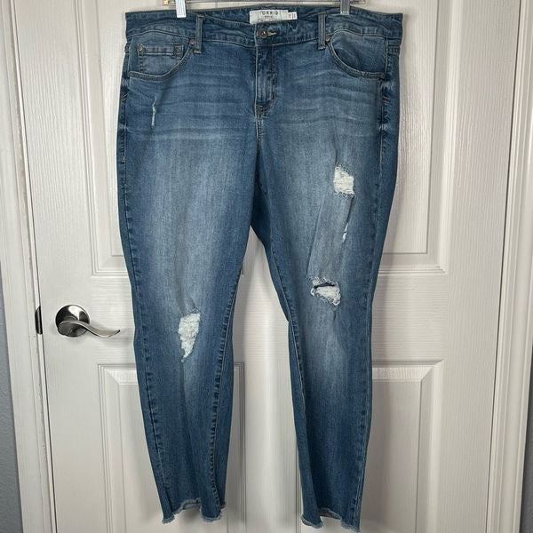 Torrid Sz 20 Boyfriend Distressed Jeans Raw Hems