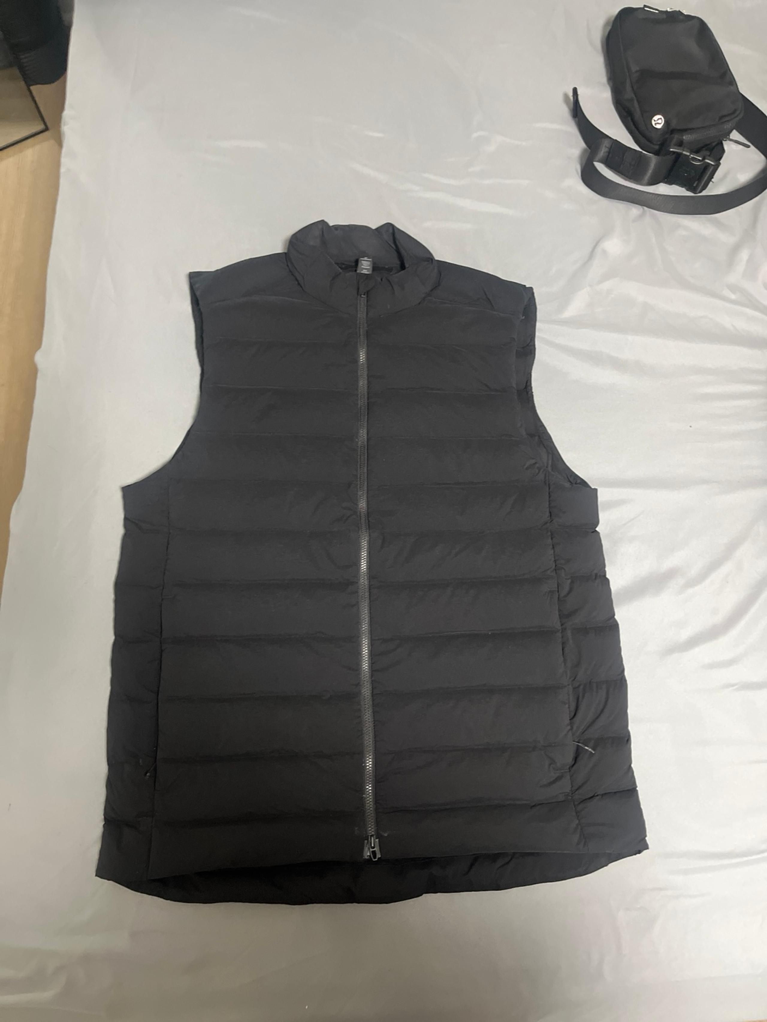 Lululemon Mens Goose Down Vest Black Puffer Size S