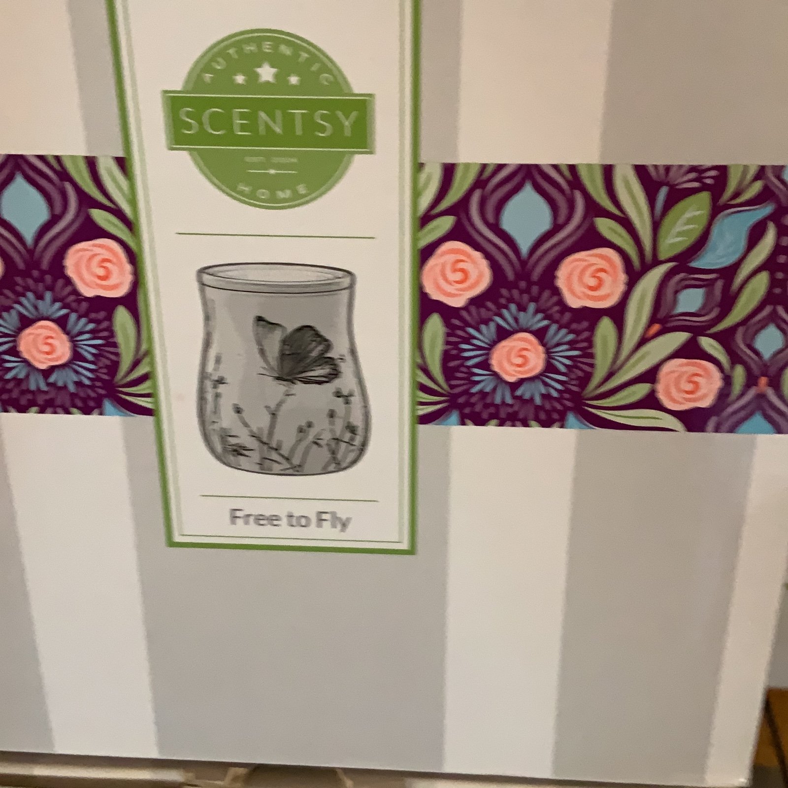 Scentsy Warmer Free to fly