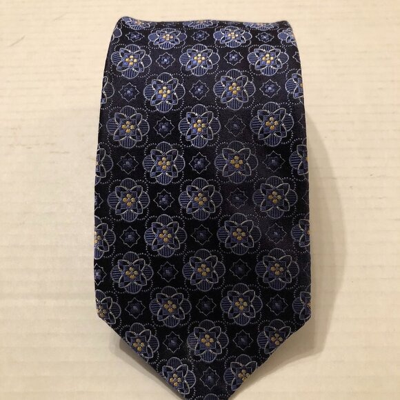 John W. Nordstrom men's new blue 100%silk tie 3 1/2 X 59 1/2