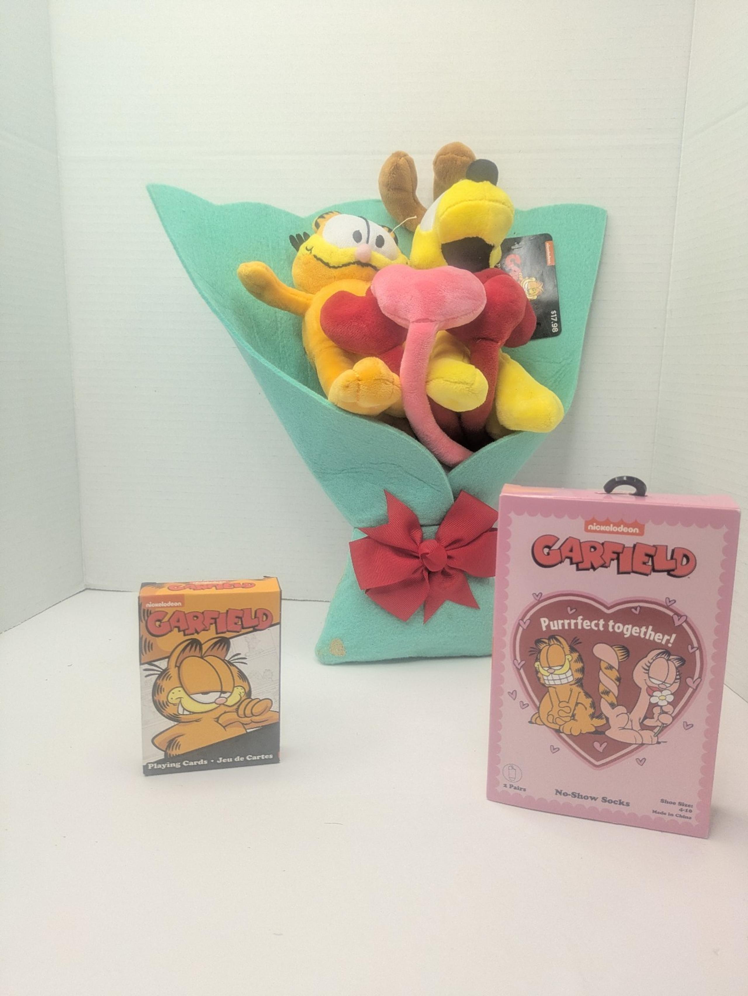 Garfield and Friends incredible fan club collectibles
