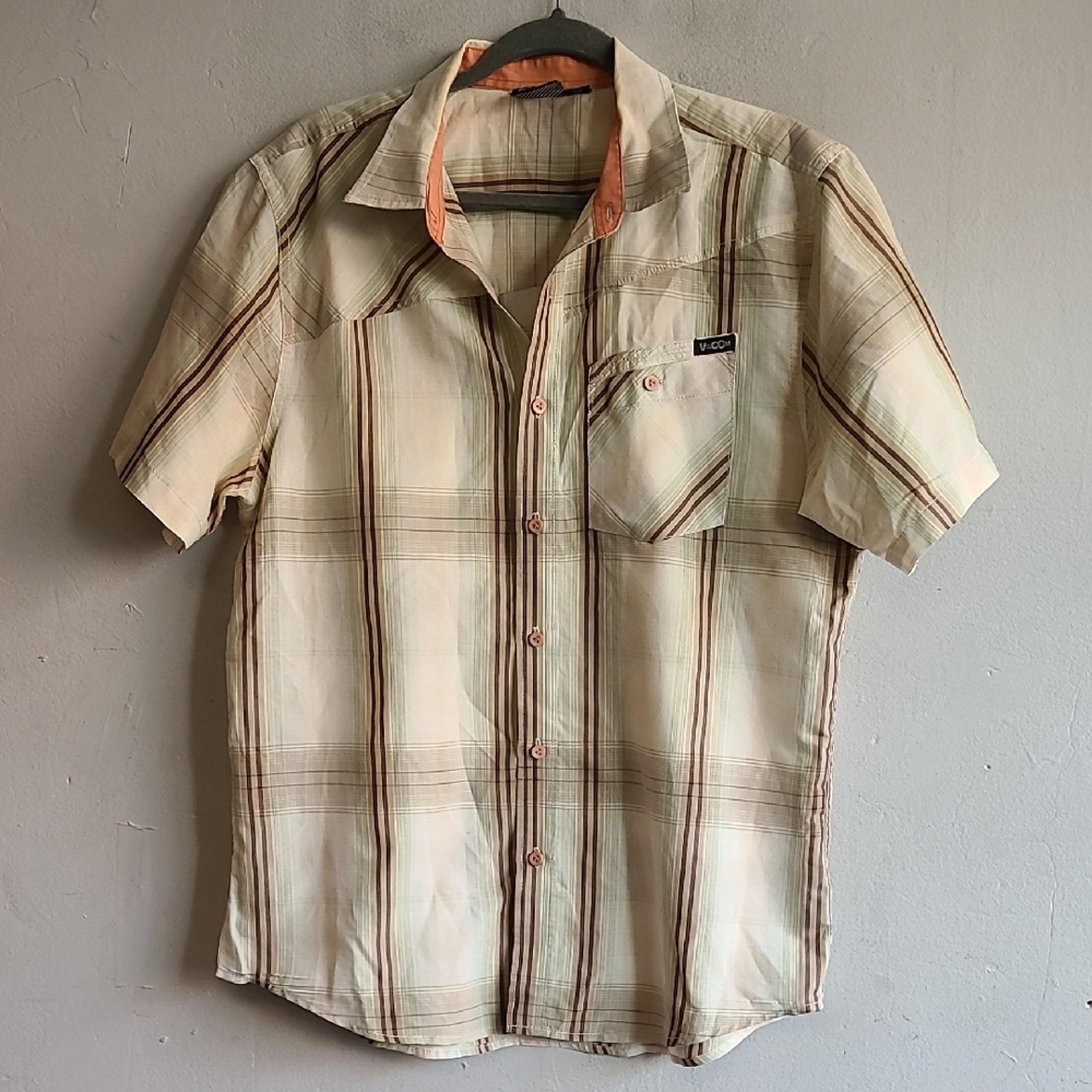 Men's large Volcom short sleeve button up cotton shirt light green plaid Y2K