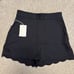 Aritzia, Wilfred Arbre shorts NWT Black High waisted Scalloped hem Size 4