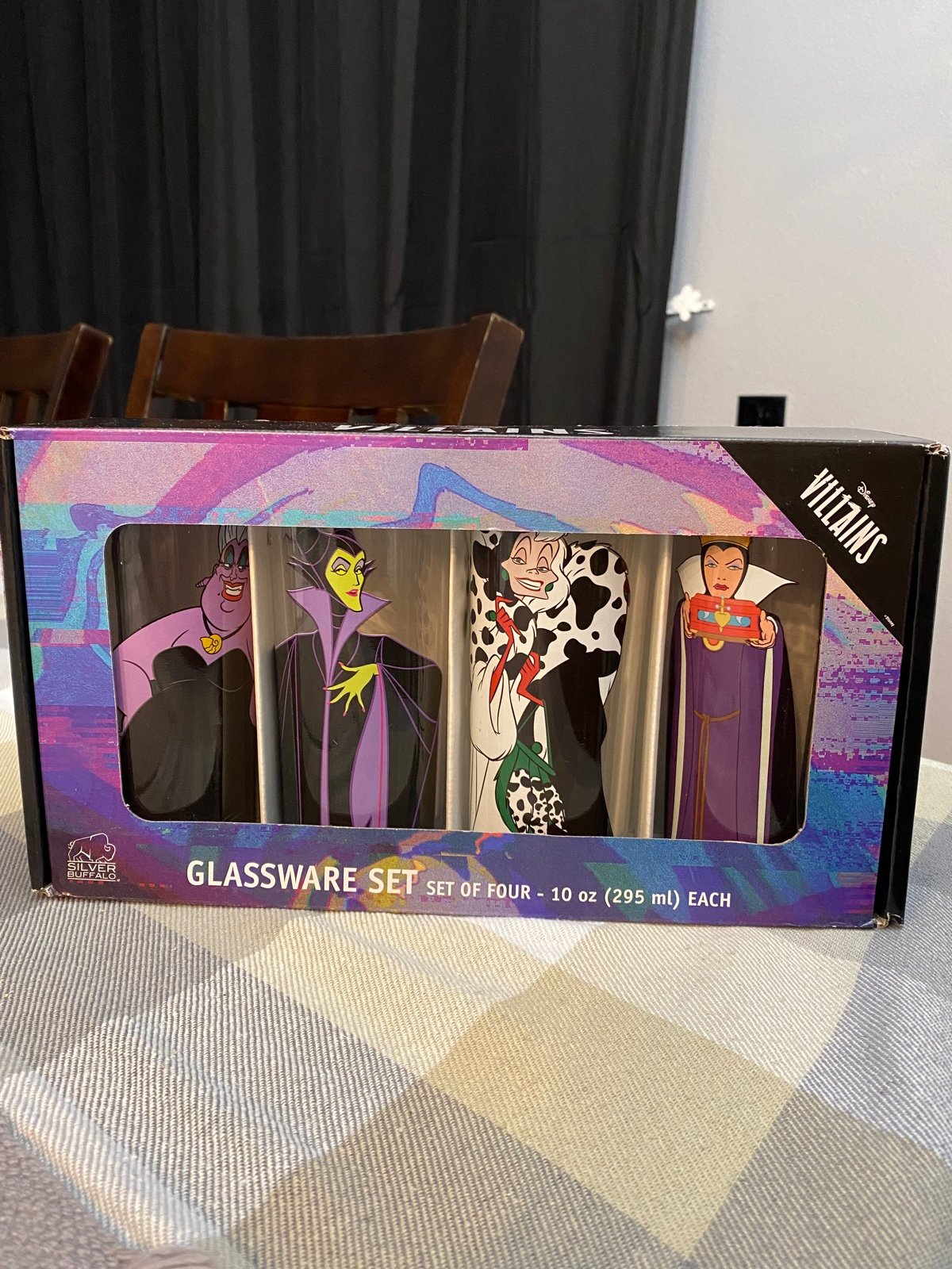 Villains glasswear set