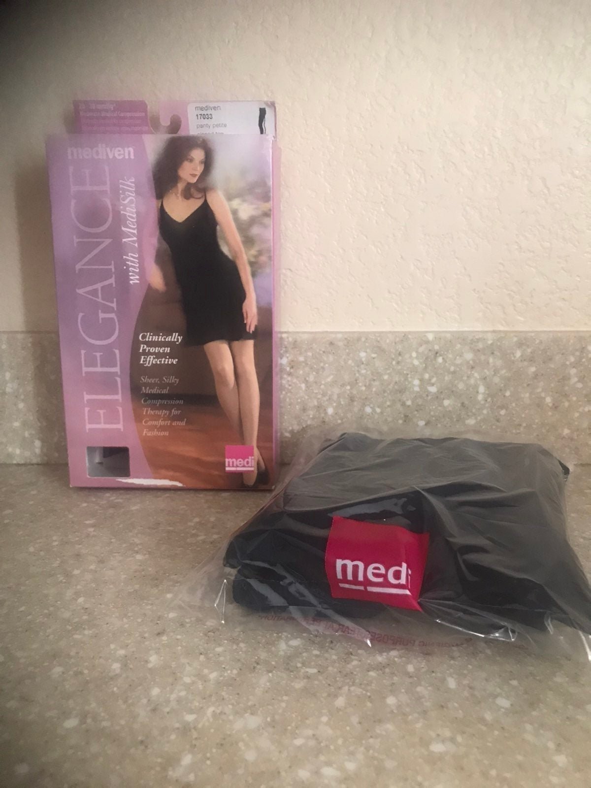 Mediven Ill Elegance w/MediSilk 20-30 mmHg