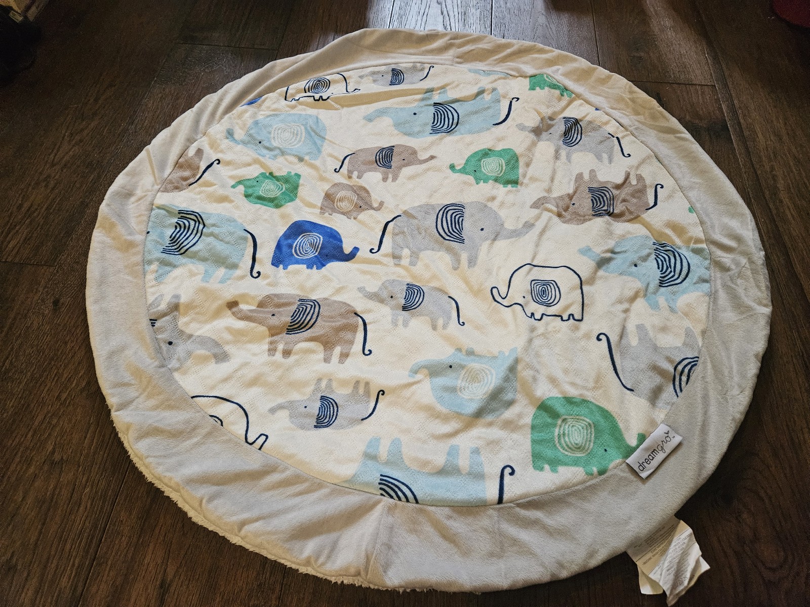 DreamGro Infant Plush Play Mat Elephants Used Condition Sherpa Backed 35 x 35 .