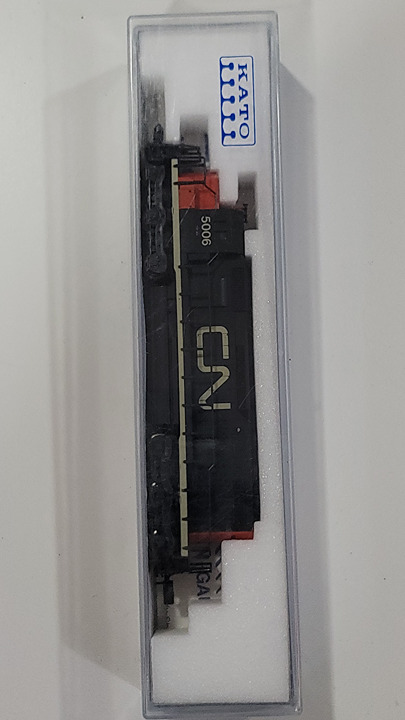 Kato USA INC. Train CN 5006 Orange/Red collectible - Vintage with case