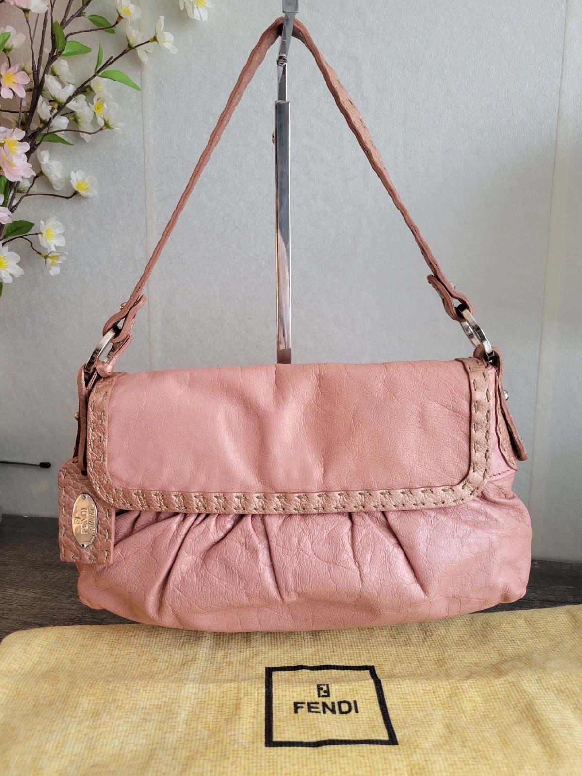 Fendi Selleria pink leather shoulder bag