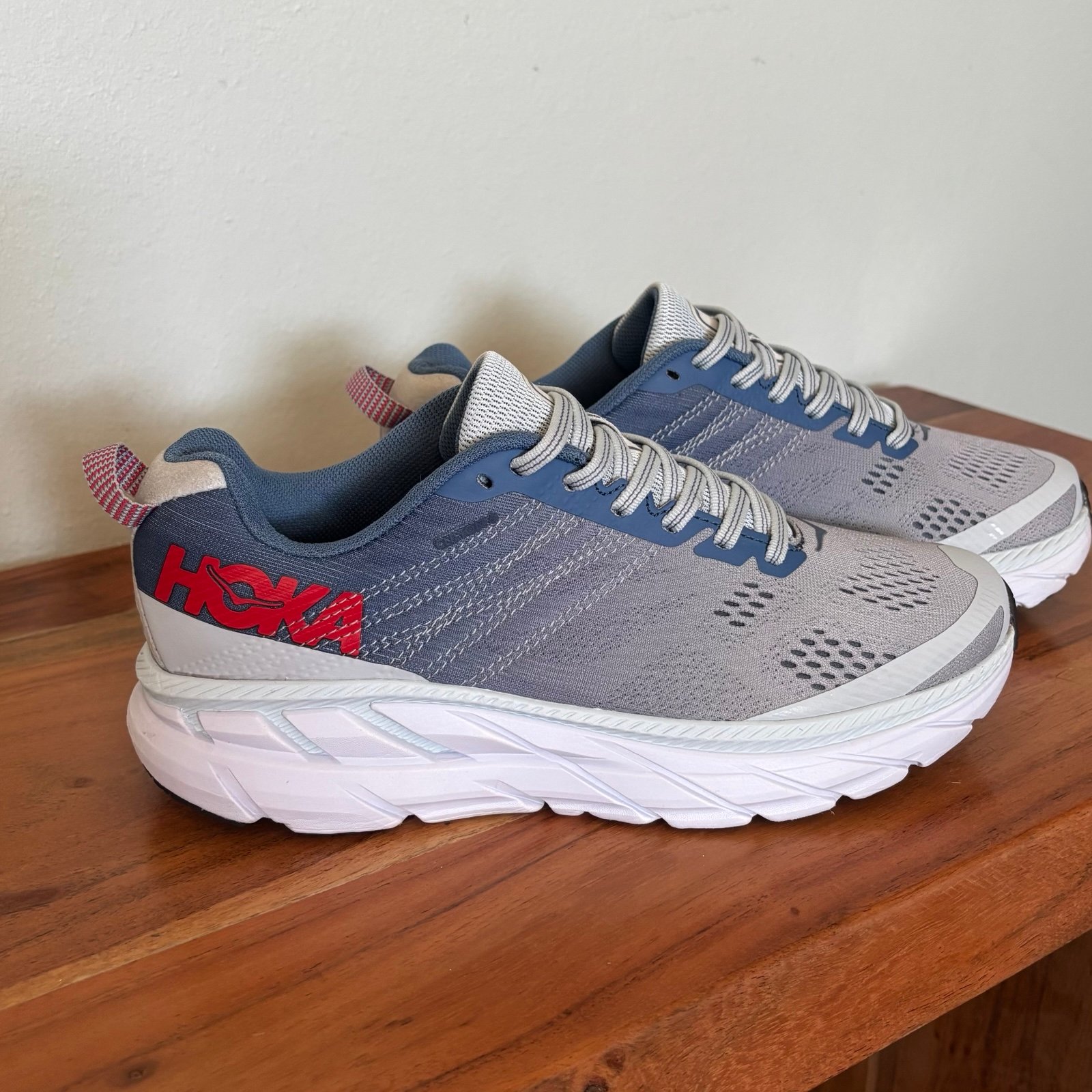 Hoka One Clifton 6 Neutral Running Shoes Grey Moonlight Blue Red Womens 8