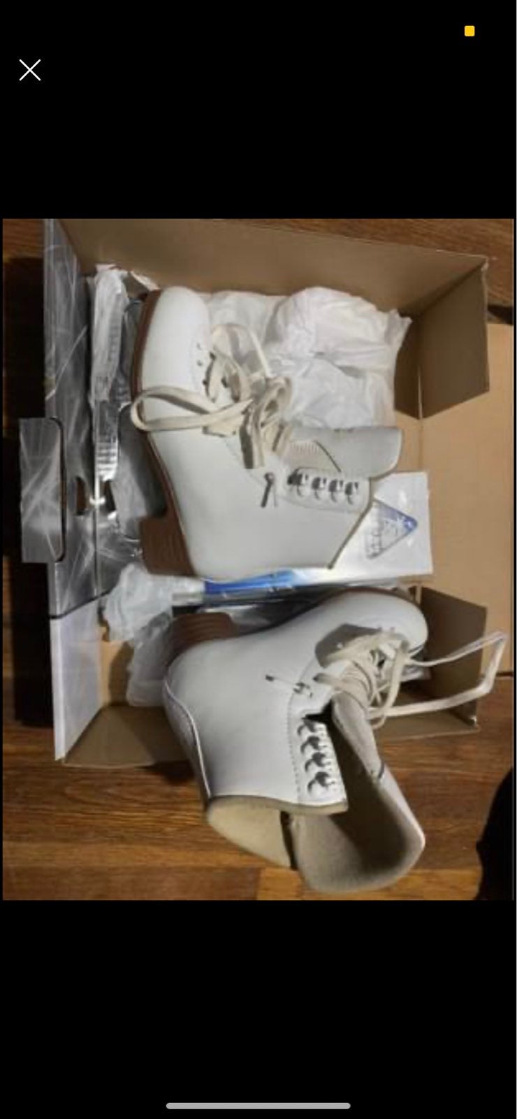 Girls figure skates sz 5