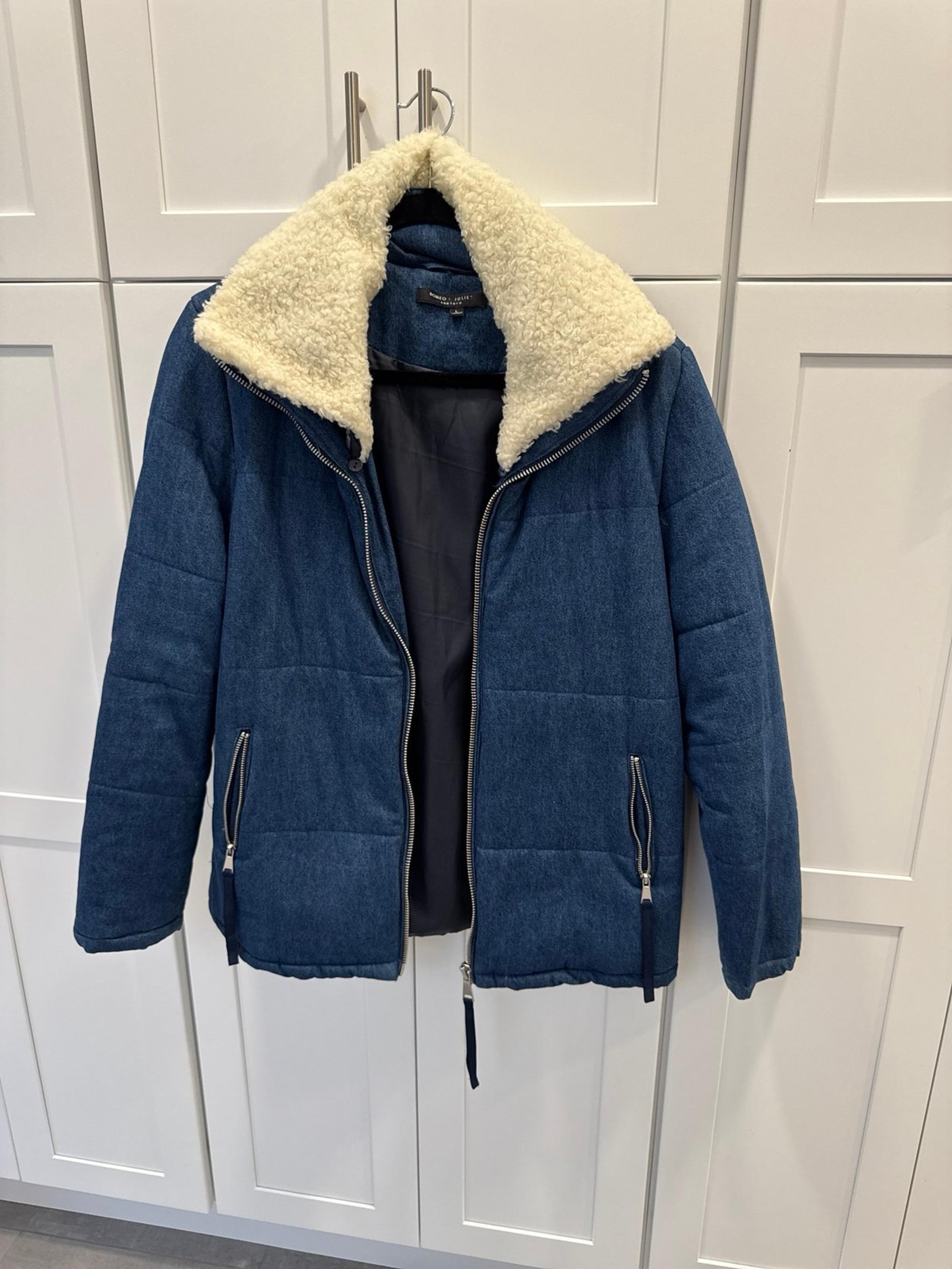ROMEO + JULIET COUTURE DENIM PUFFER JACKET REMOVABLE FAUX COLLAR