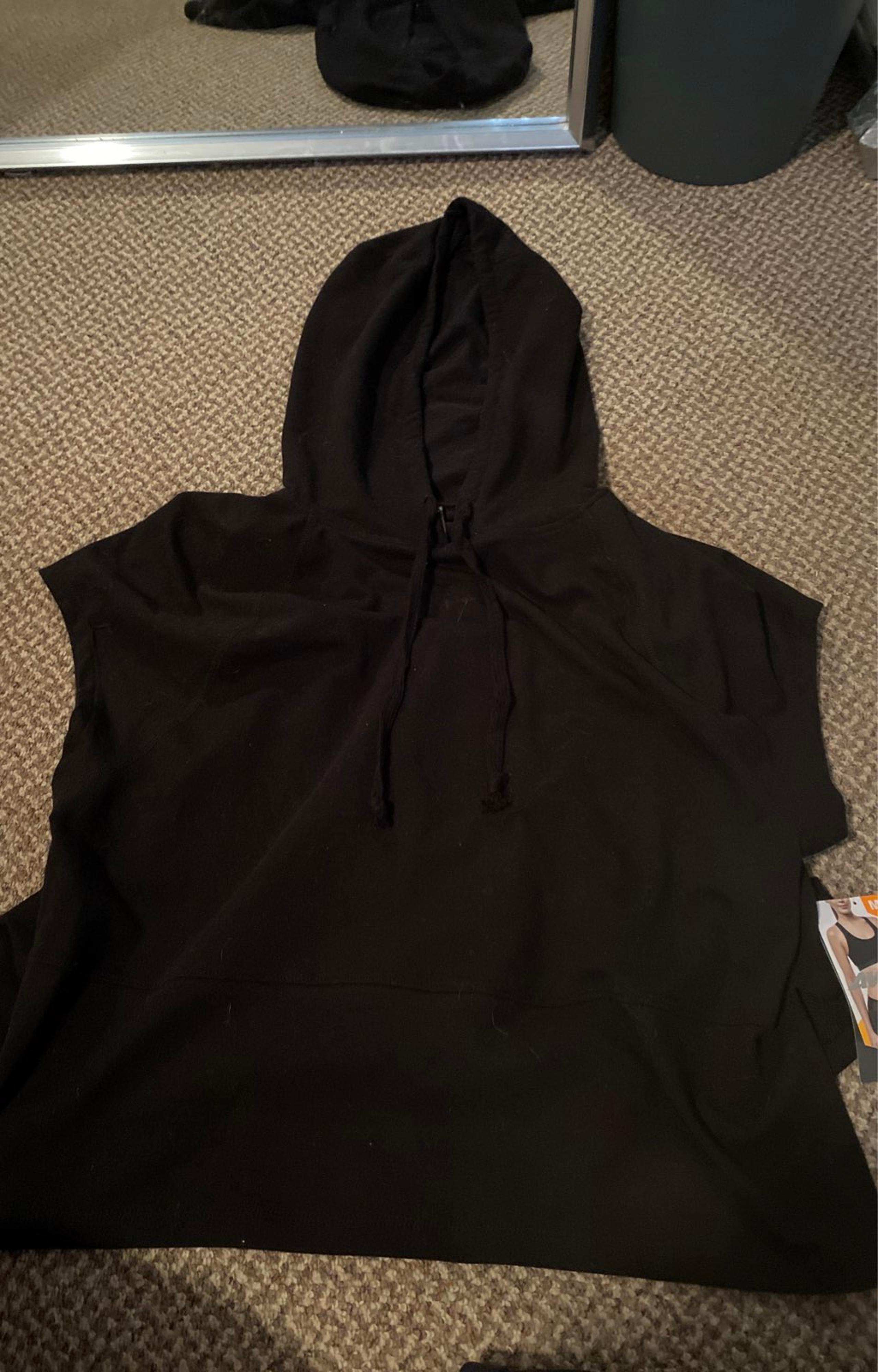 Cropped sleeve hoodie