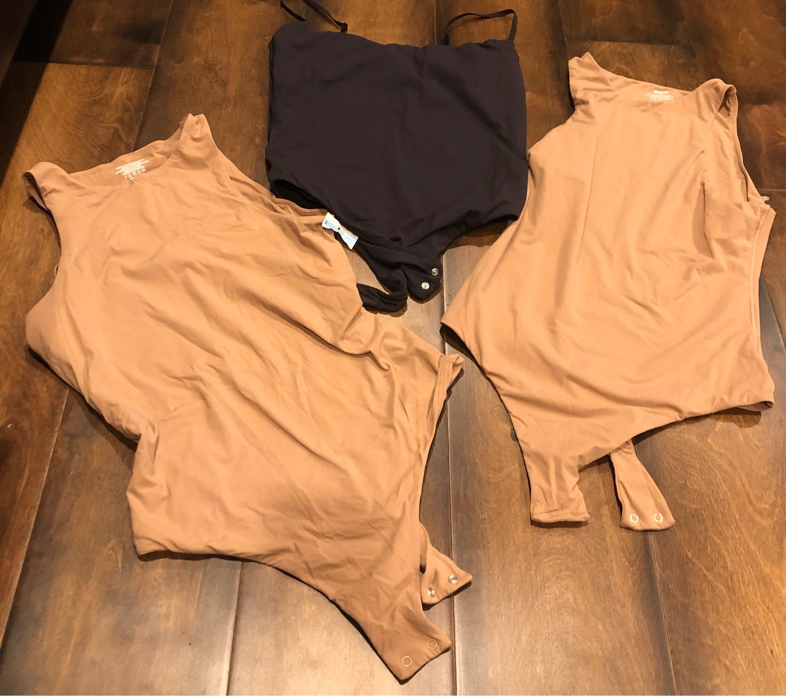 Bundle of Skims bodysuit NWOT