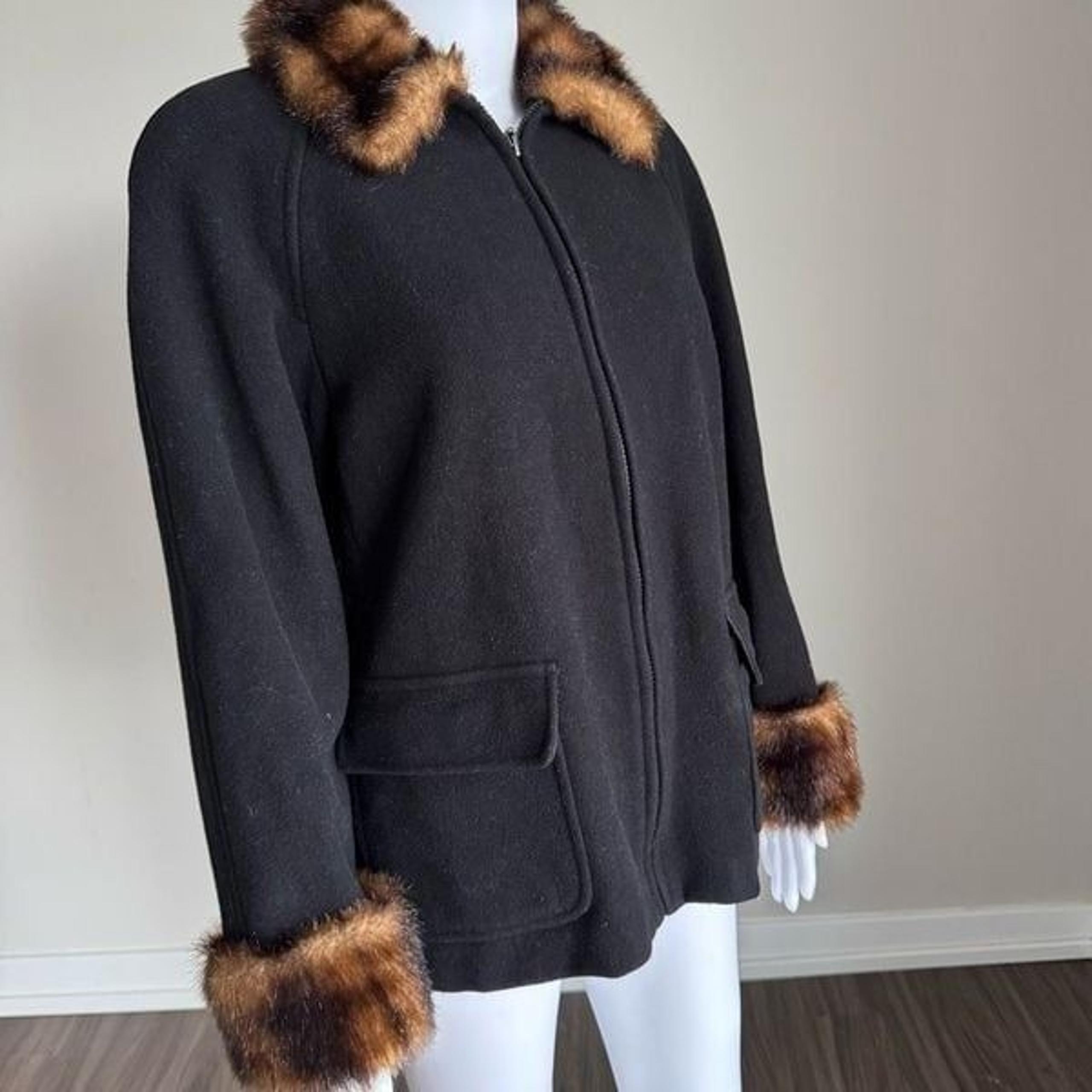 VTG Y2K Cozy Wool Faux Fur Trim Coat Size M