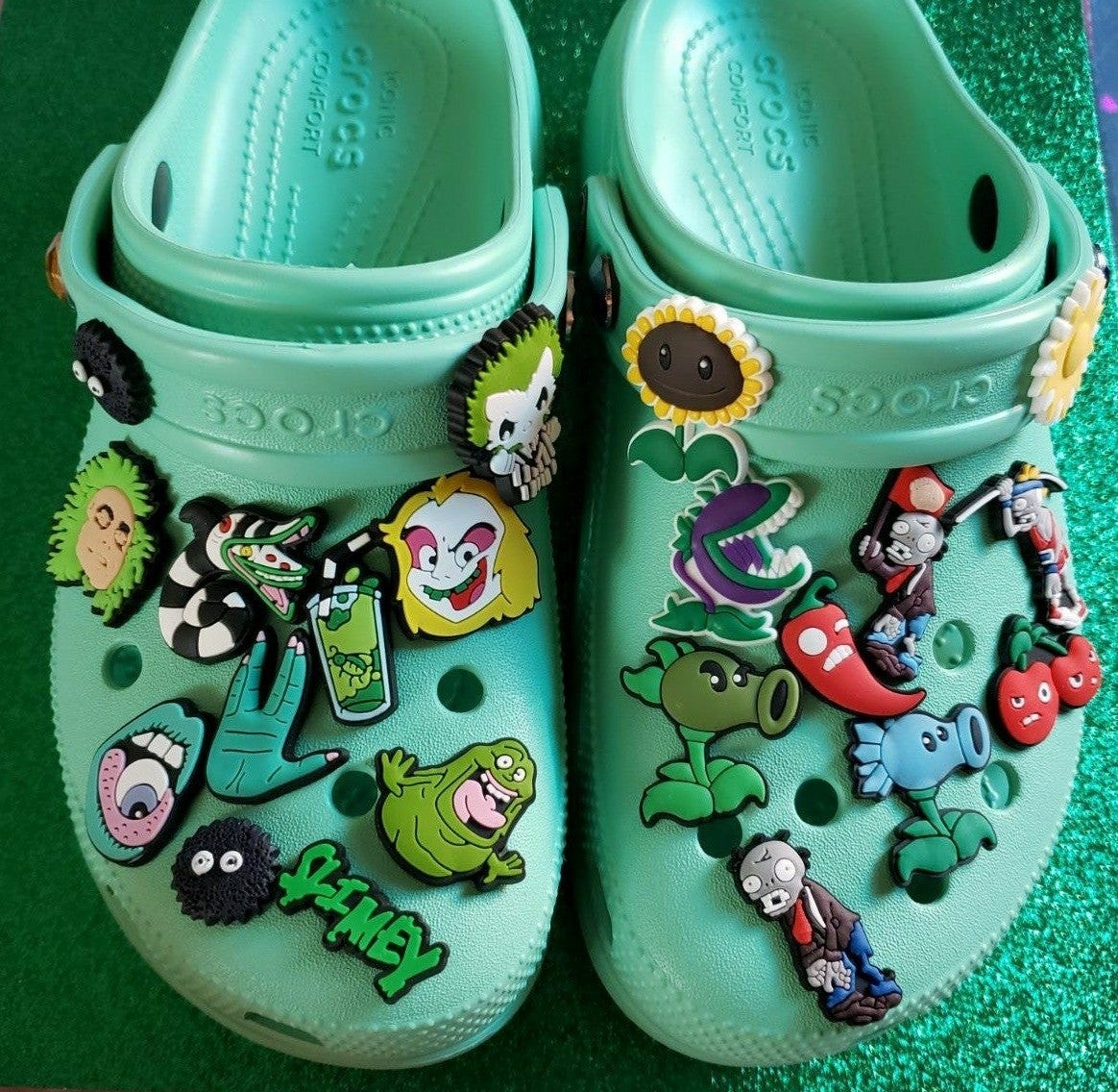 Beetlejuice & Friends Shoe Charms Set of 25 Price Firm includes discount
