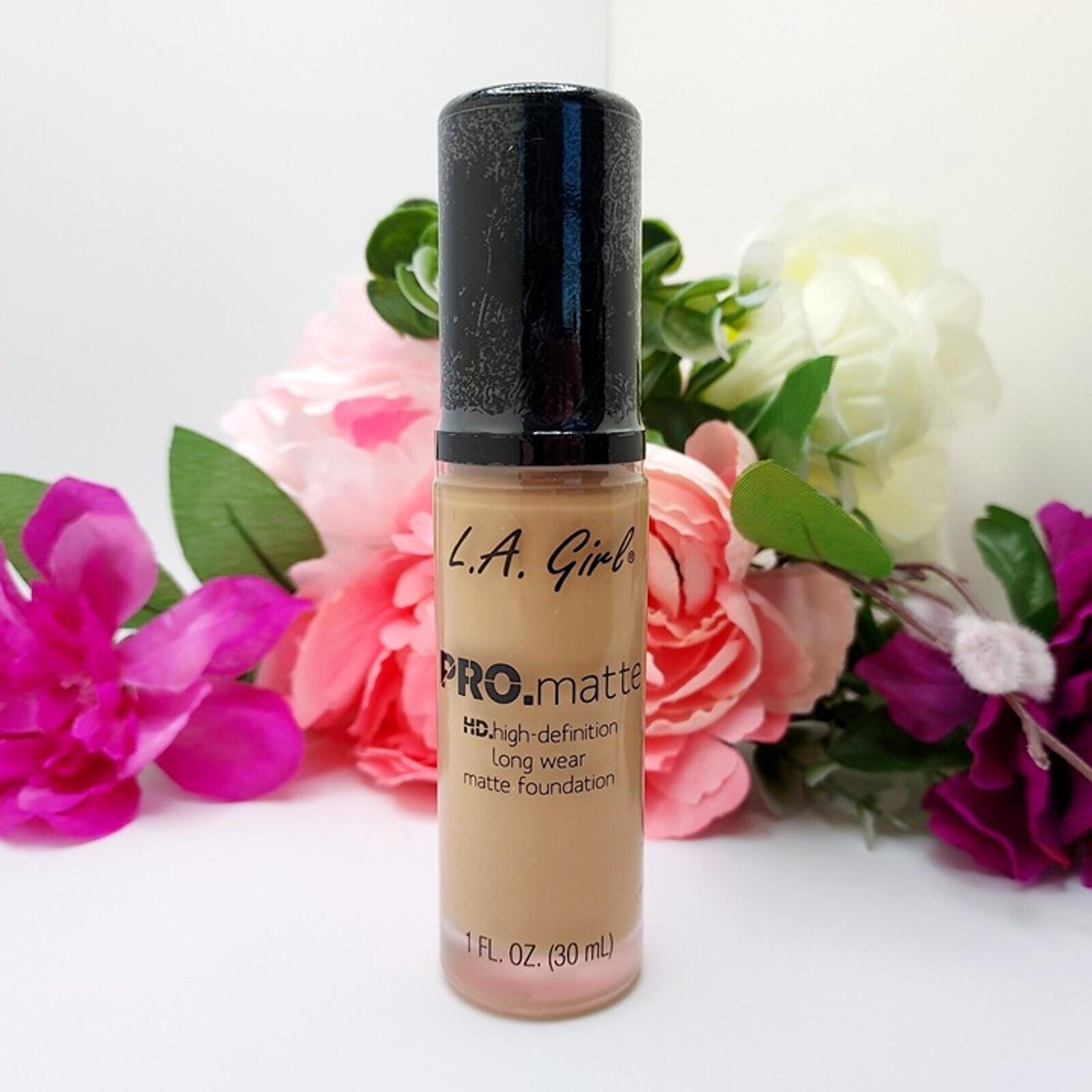Liquid Foundation Light Tan Long Wear HD Pro Matte LA Girl GLM676 1oz NEW Sealed