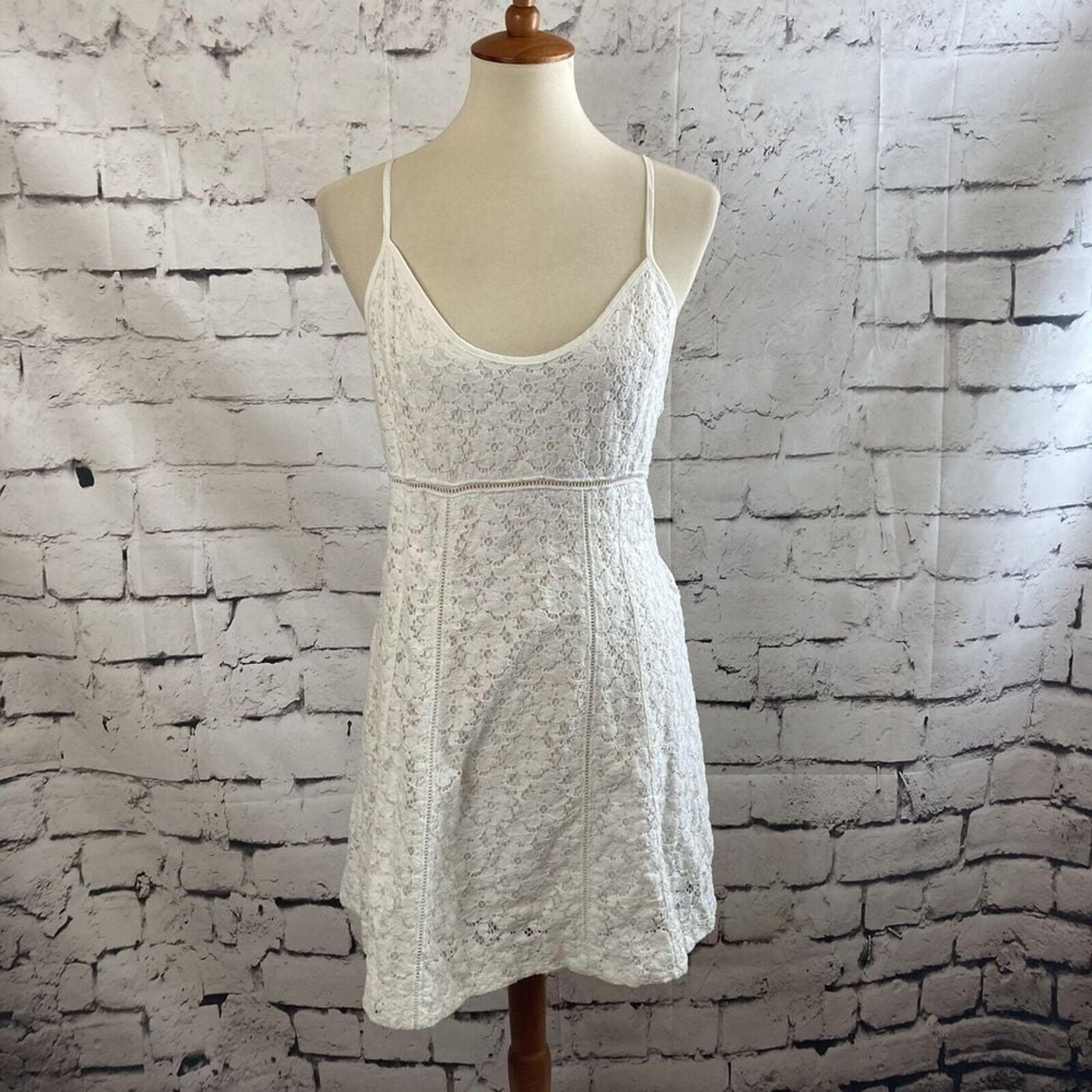 Aritza Sundays Best Dress Womens size 8 Lace Mini Summer off white Scoop Neck