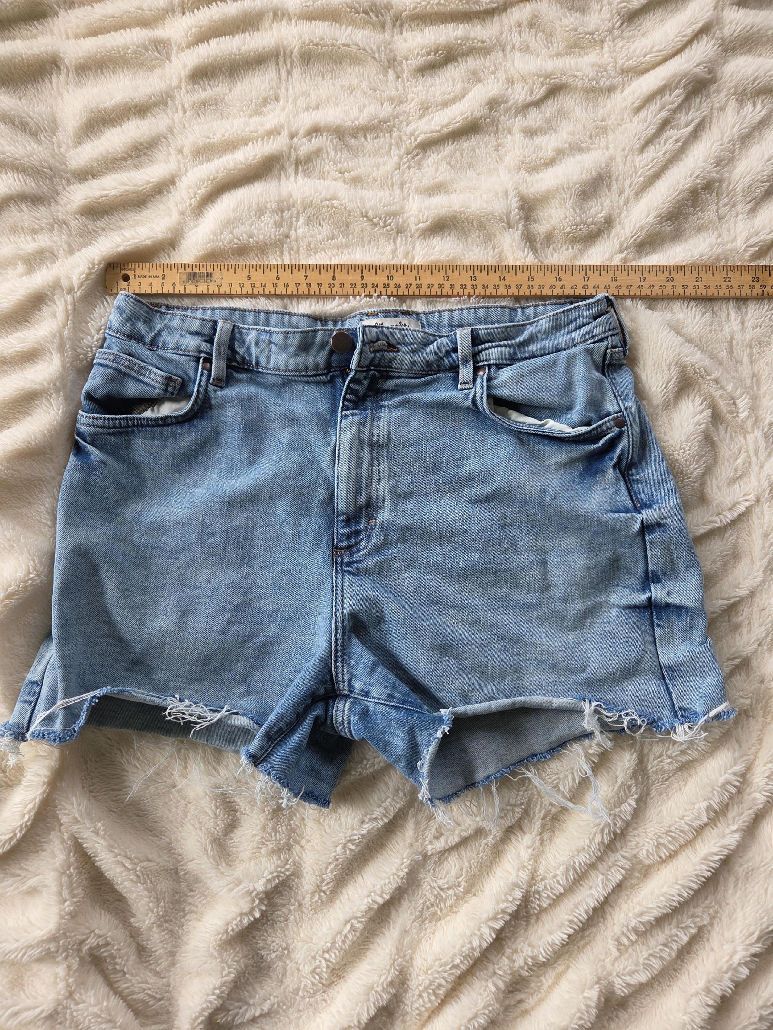 Wrangler Retro High Rise 33 Avg Blue Denim Women's Shorts Stylish blue denim sho