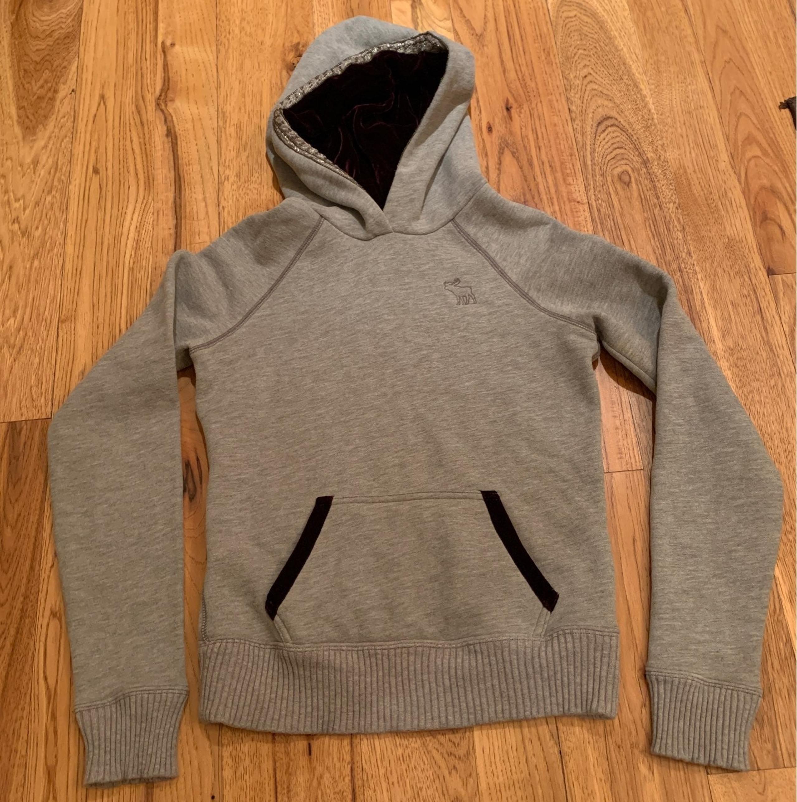 Ezra Fitch from Abercrombie and Fitch hooded pullover  sweater