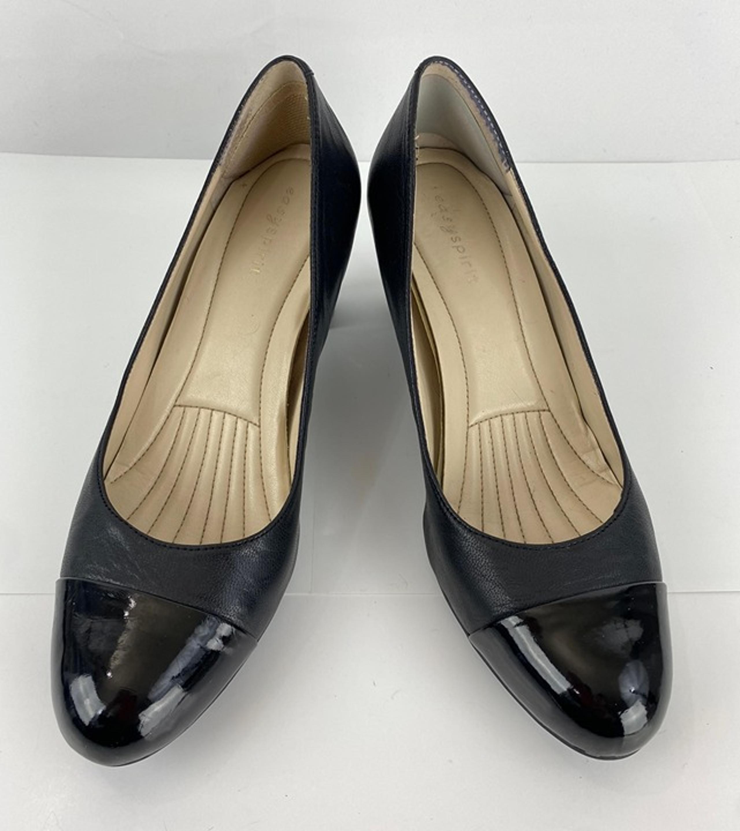Easy Spirit Raphael Leather Pumps 7.5 M Comfort Shoes Heels Memory Foam Slip On