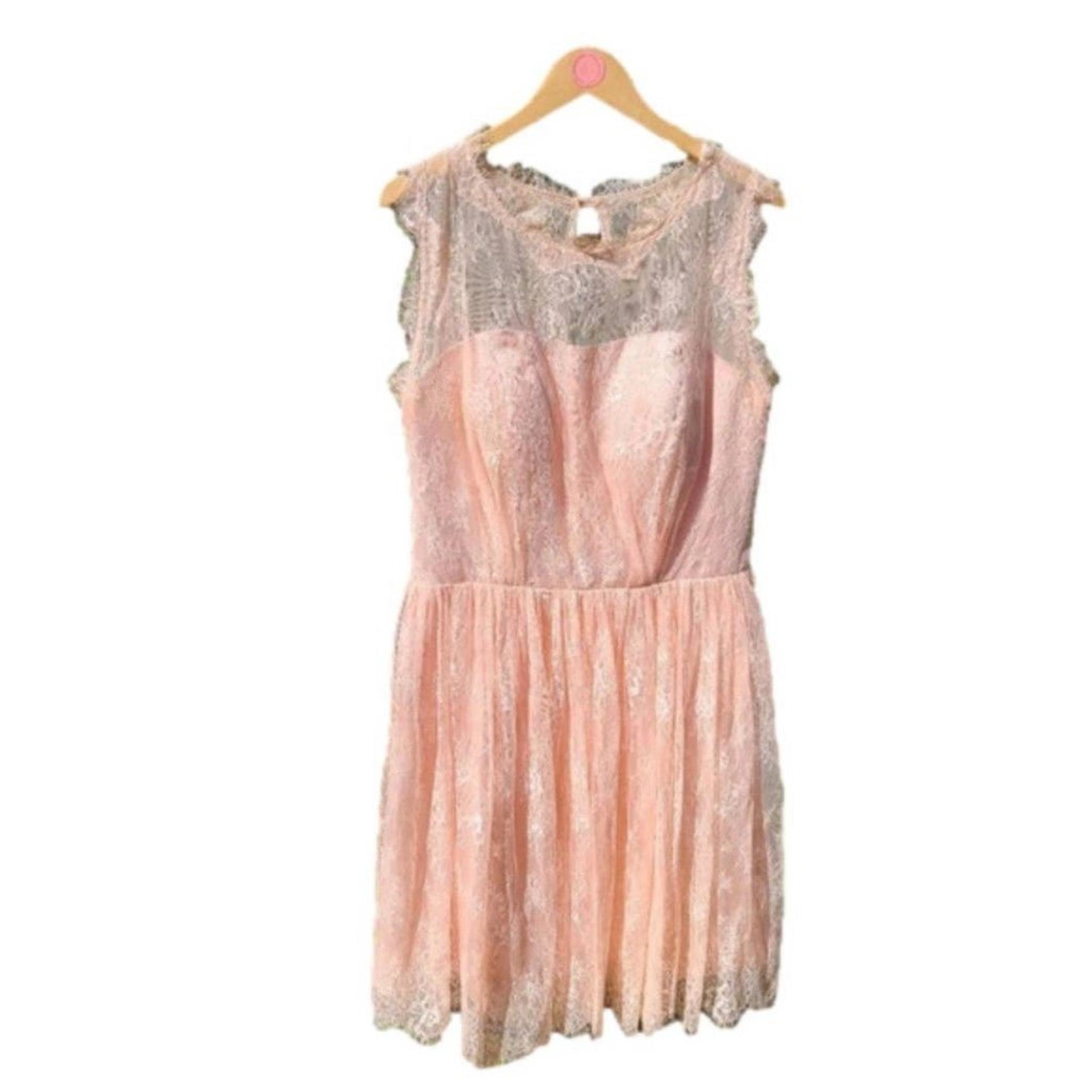 jj's house light pink laced tank top