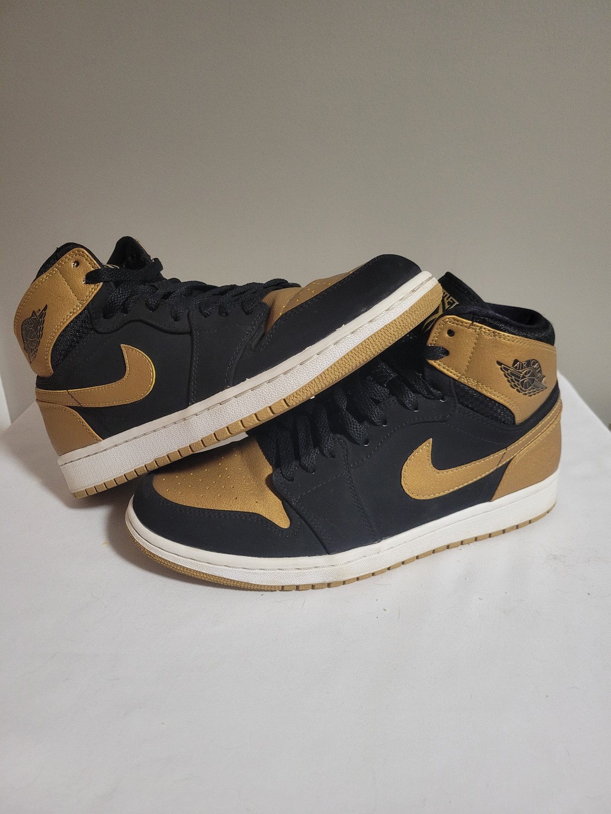 Nike Air Jordan 1 Retro High Melo Size 8.5 332550-026 2014 Black Gold White