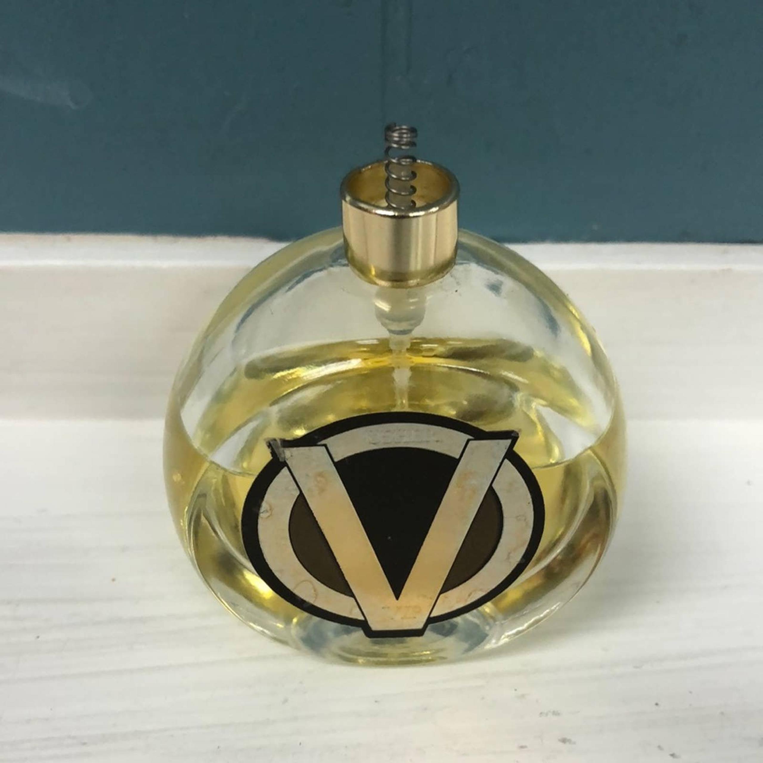 70% Usher VIP Cologne Eau De Toilette Spray 1.0 oz ( 30 ml ) *missing top