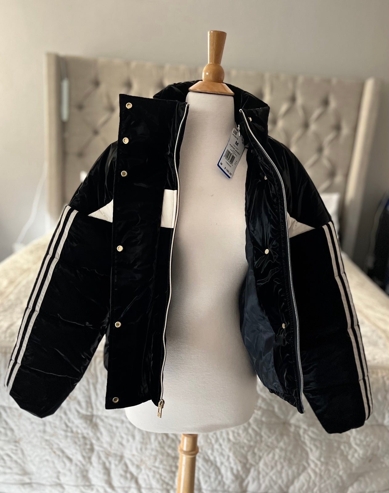 Adidas puffer jacket size M