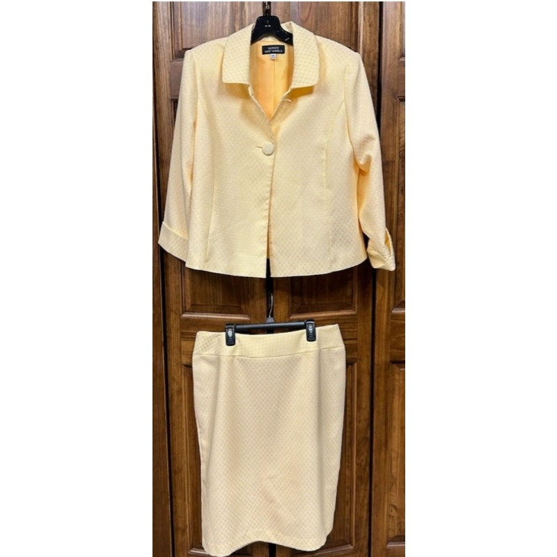 Giorgio Saint Angelo 2 Piece Size 14 Yellow Woman's Suit