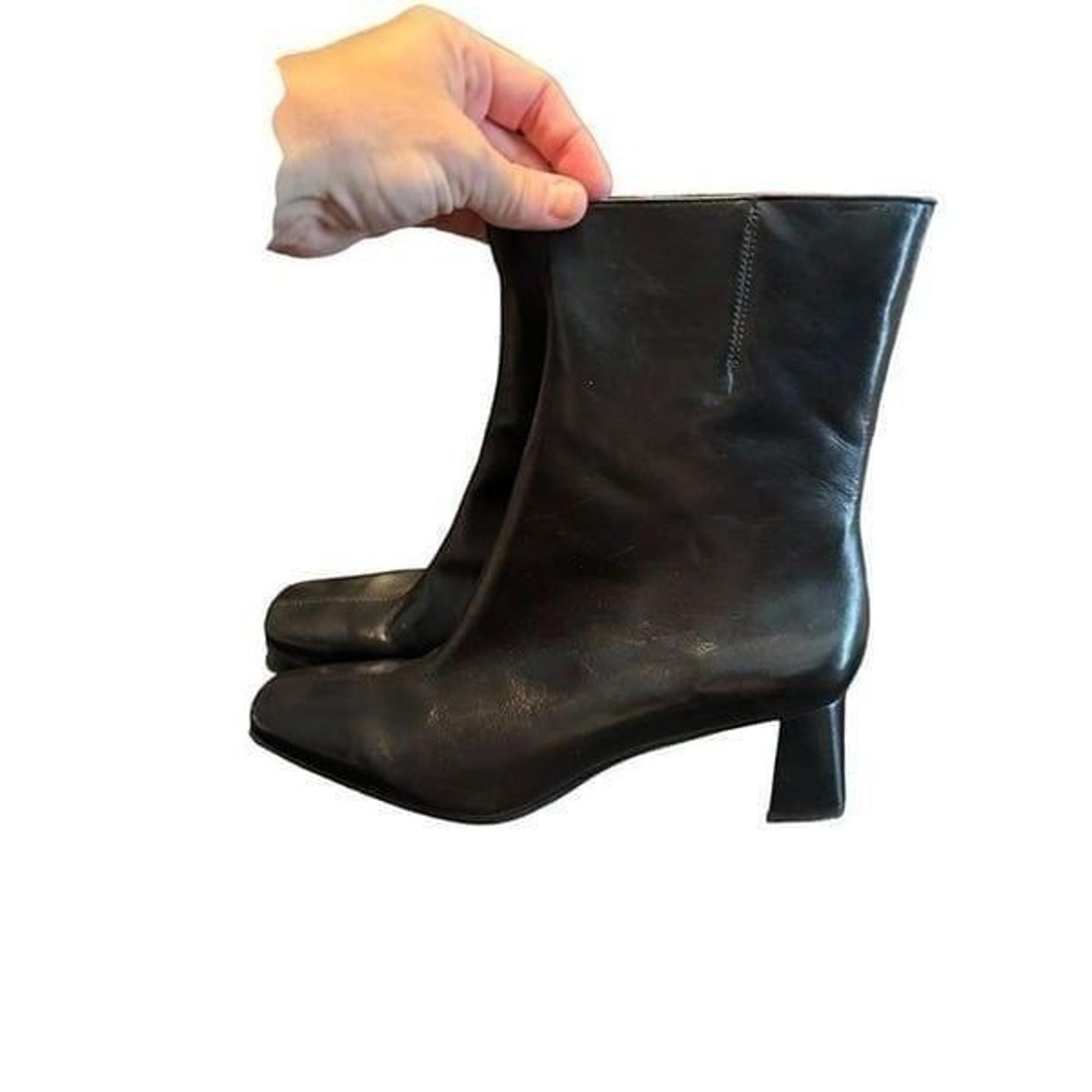 Etienne Aigner Black Leather Ankle Boots Square Toe Block Heel Size 9M Zipper Cl