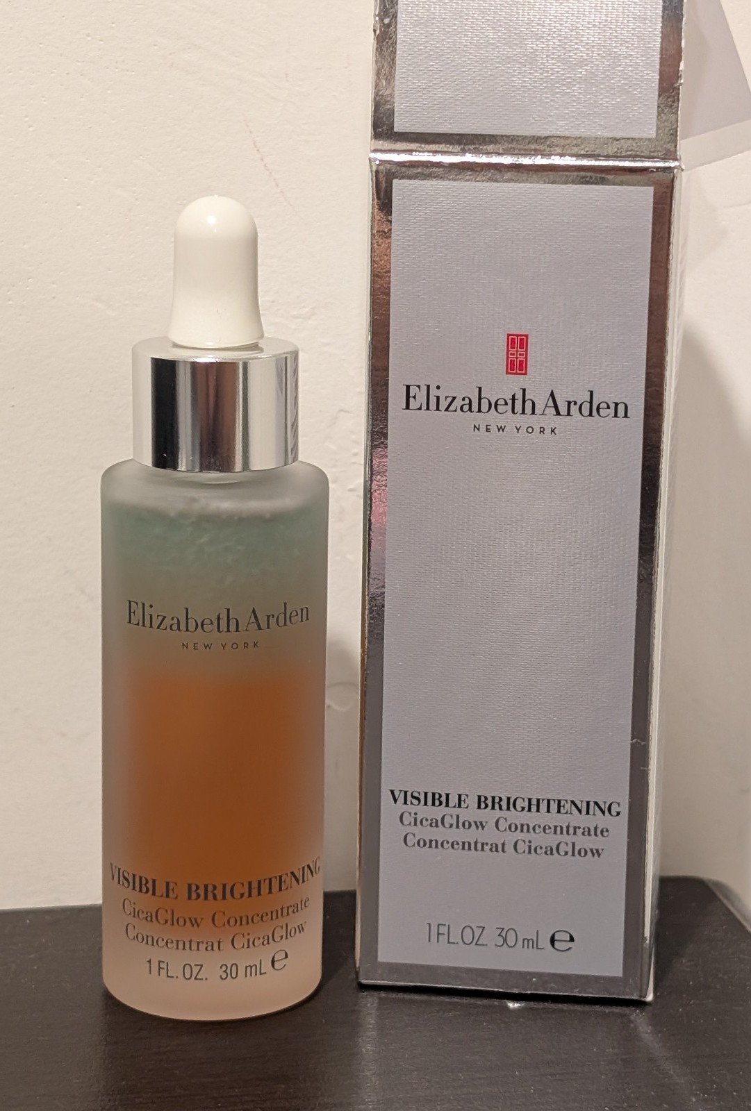 Elizabeth Arden Visible Brightening Cicaglow concentrate