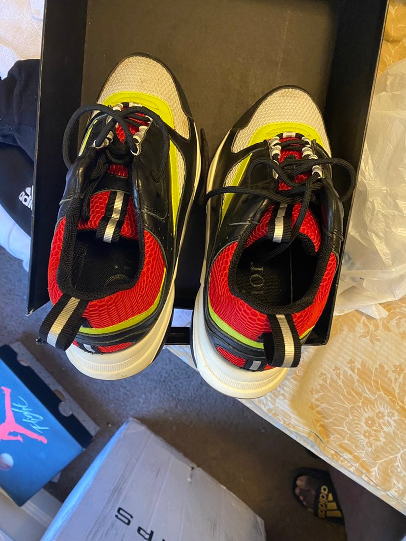 Dior b22