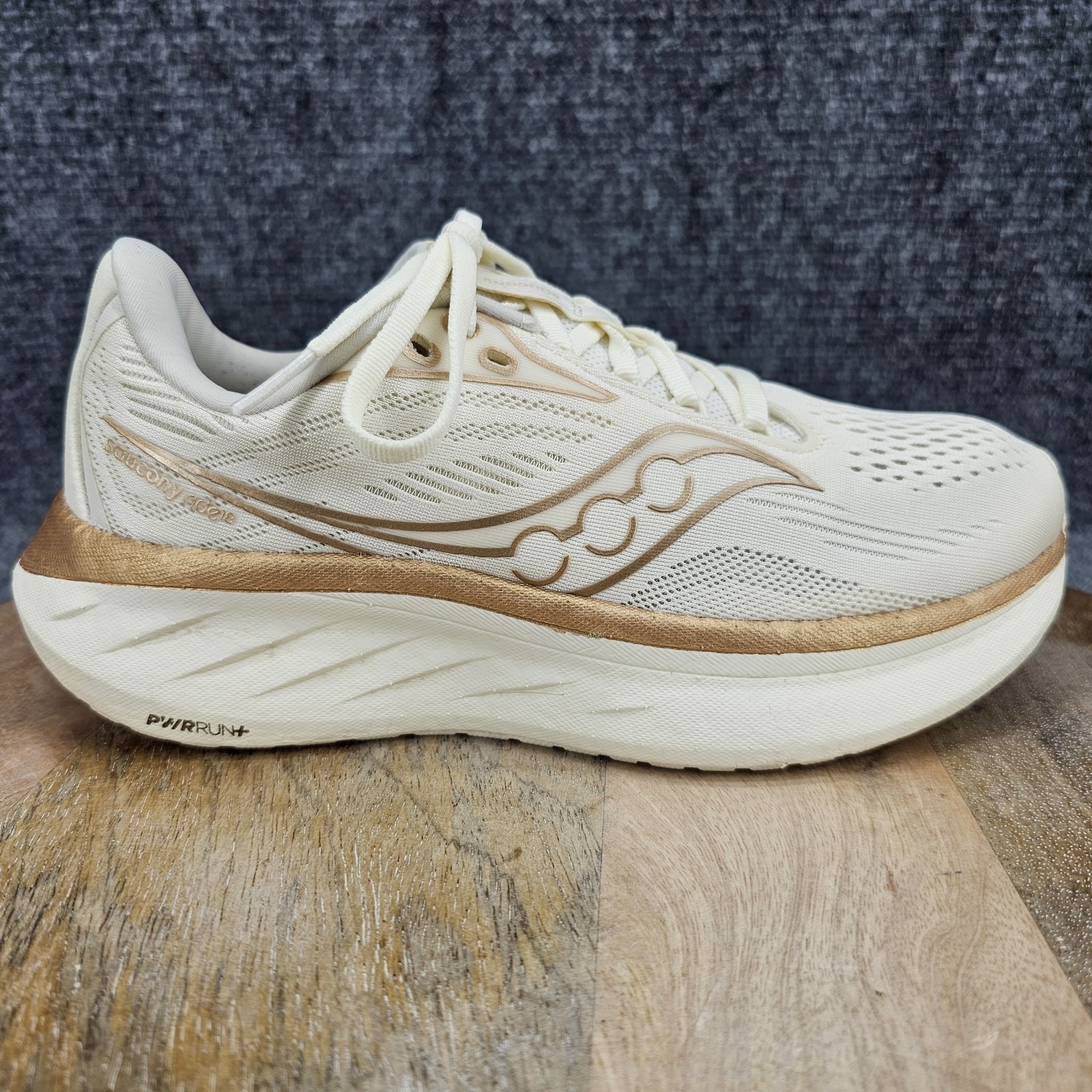 Saucony Ride 18 Womens Size 6.5 Vanilla White Athletic Running Shoes S11000-104