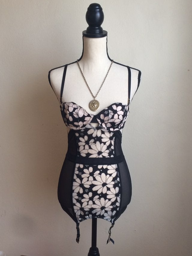 VS Black Retro Floral Corset Lingerie, 3