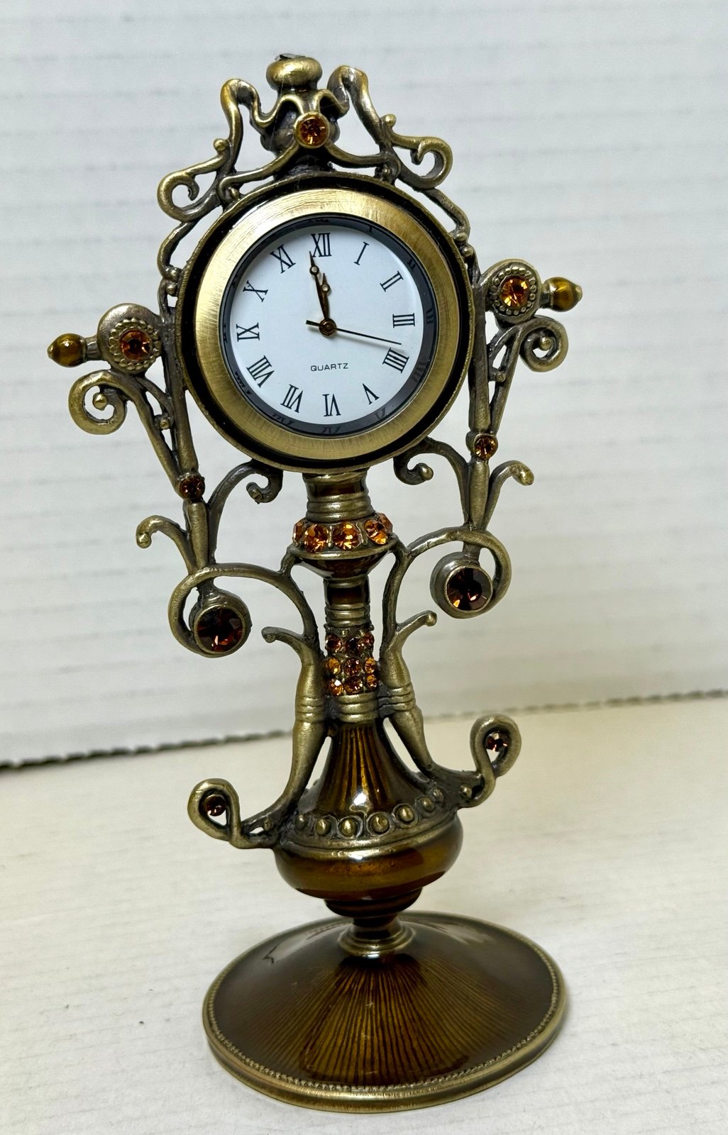 VINTAGE DECORATIVE DESK CLOCK WITH CRYSTALS