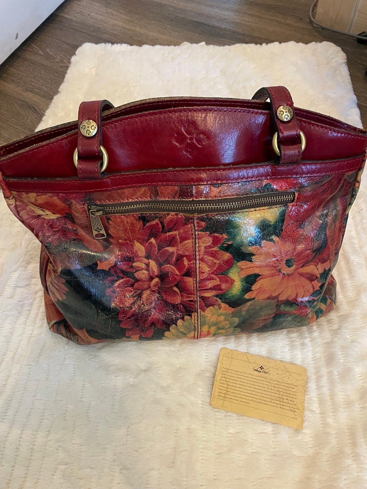Patricia Nash Poppy shoulder bag, Hard to find tote handbag !!!